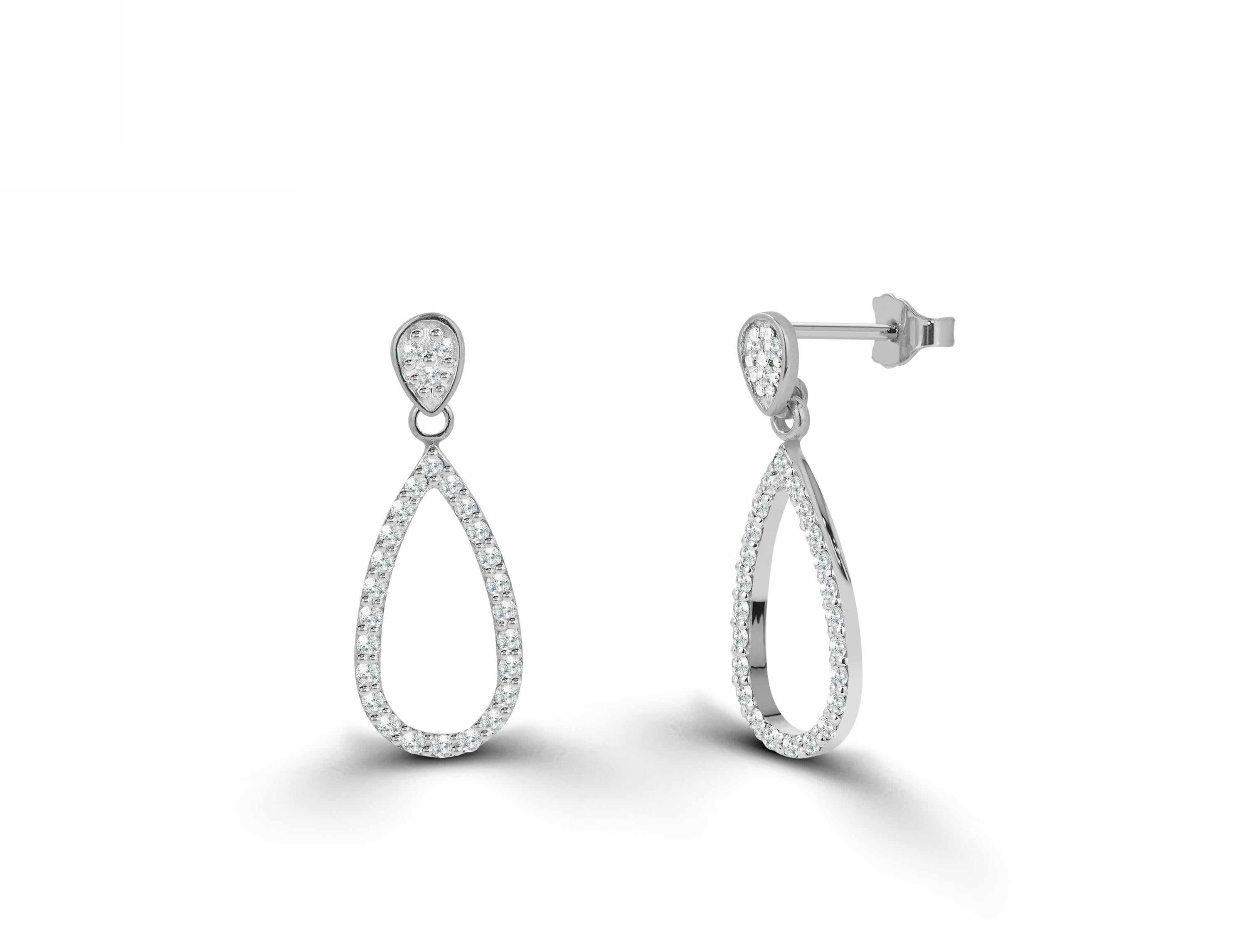 Moderne Boucles d'oreilles en or 14k avec diamant en grappe Boucles d'oreilles en forme de larme de diamant en vente