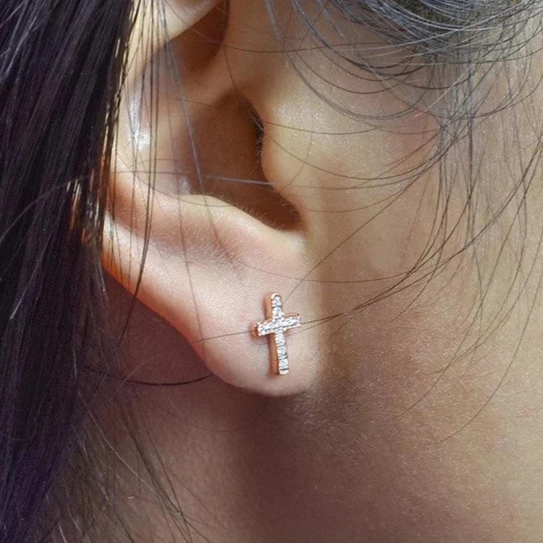 14k Gold Cross Stud Diamonds Cross Stud Earrings Religious Diamond Earrings In New Condition For Sale In Bangkok, TH