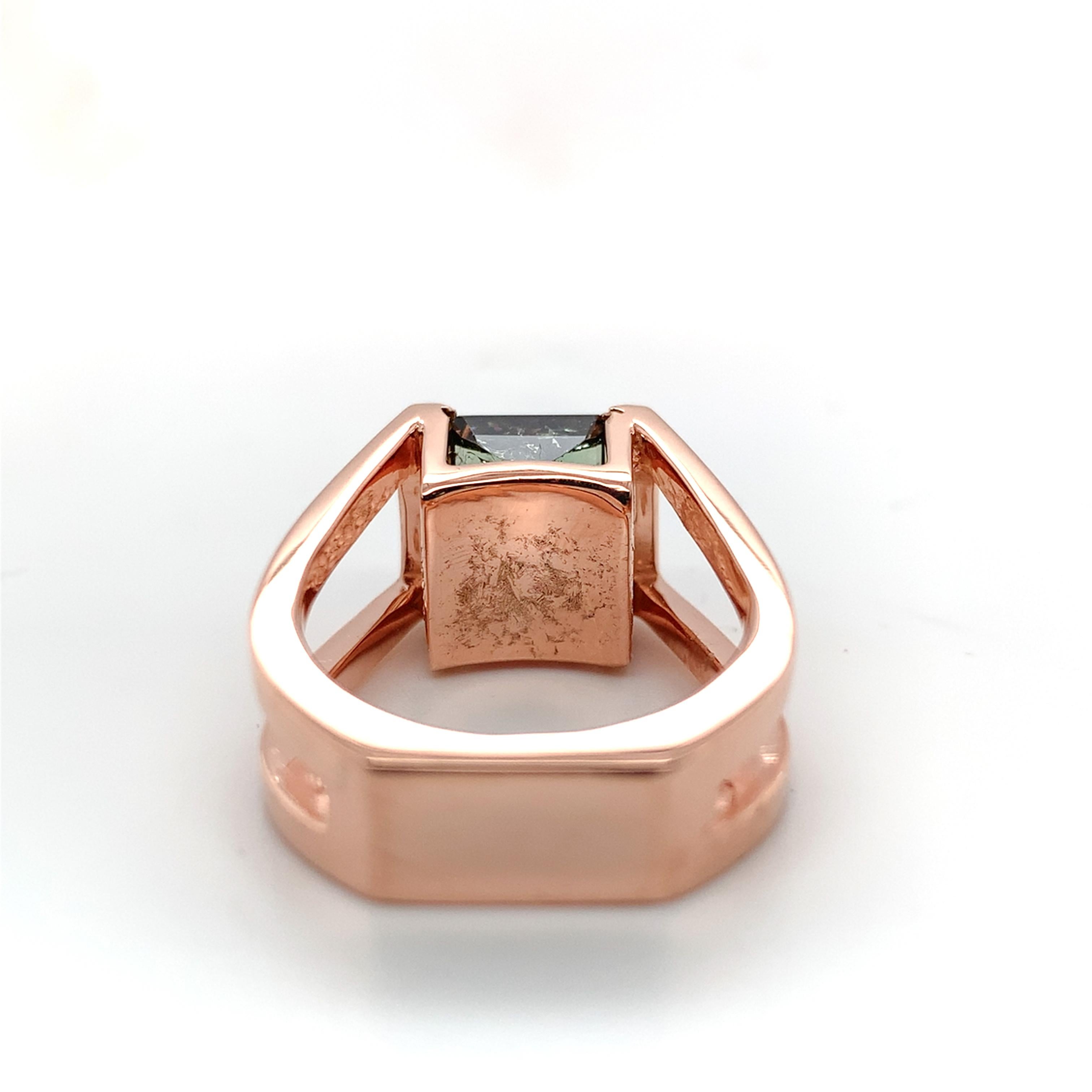 Uomo Anello personalizzato in oro rosa 14K con tormalina bicolore di Harry Roa in vendita