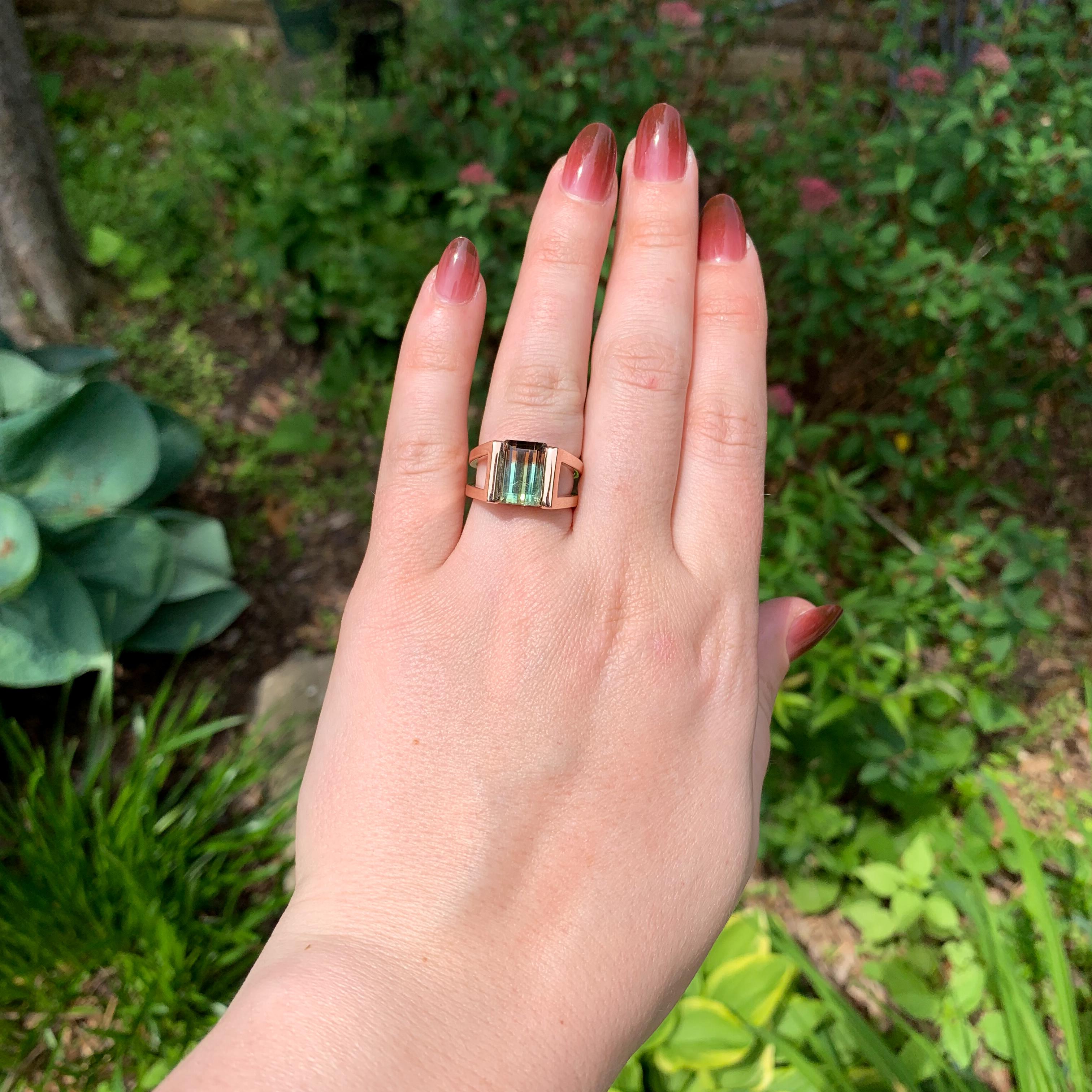 Anello personalizzato in oro rosa 14K con tormalina bicolore di Harry Roa in vendita 1