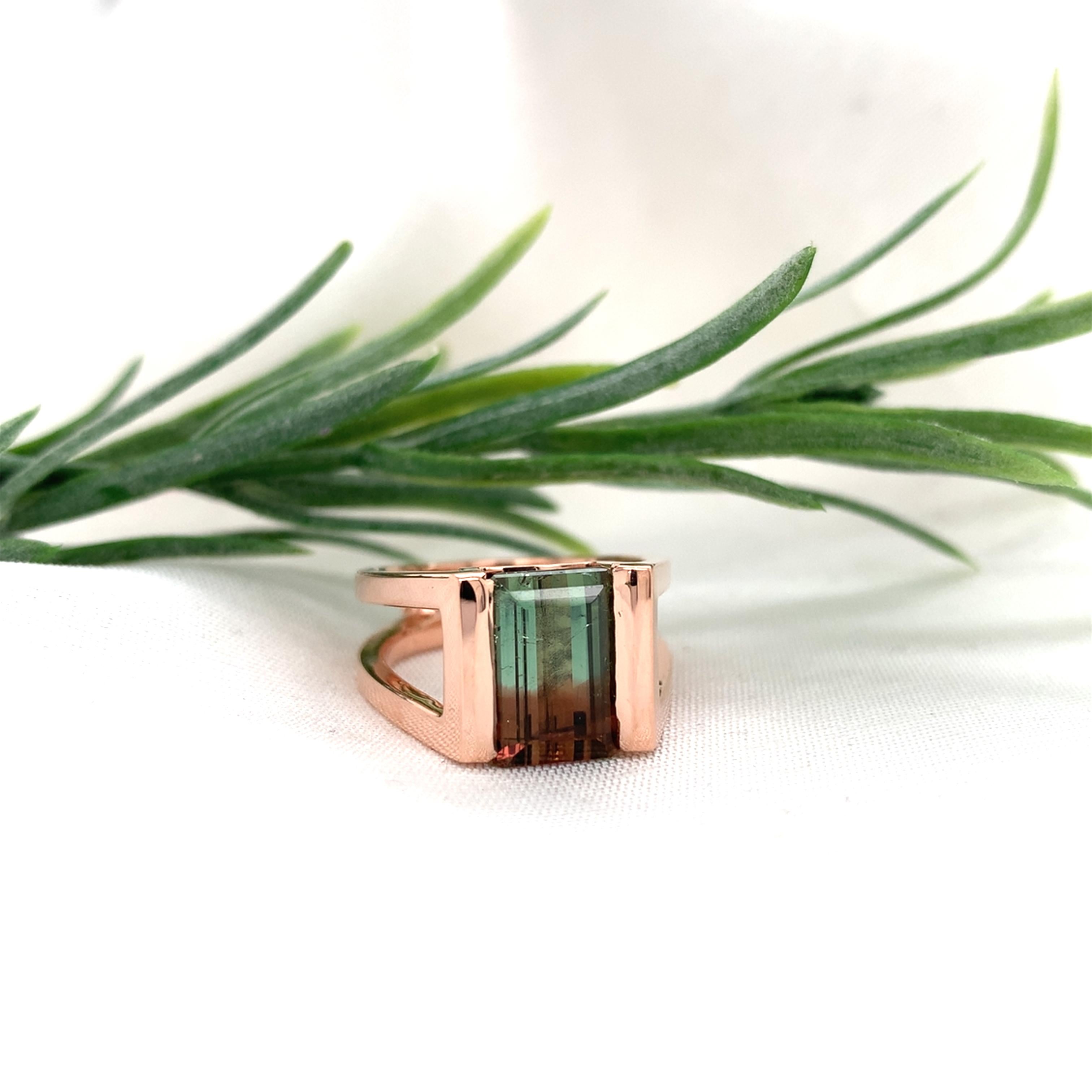 Anello personalizzato in oro rosa 14K con tormalina bicolore di Harry Roa in vendita 3