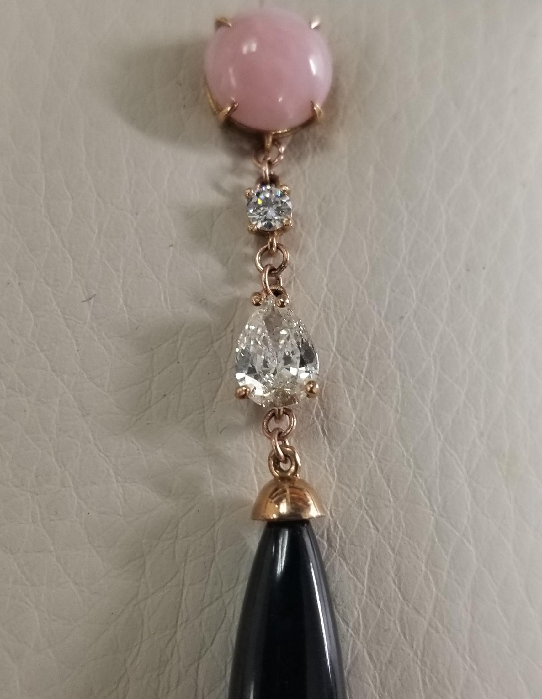 14 Karat Roségold Deko-inspirierte Ohrringe mit rosa Opal, Diamant und schwarzer Jade (Art déco) im Angebot
