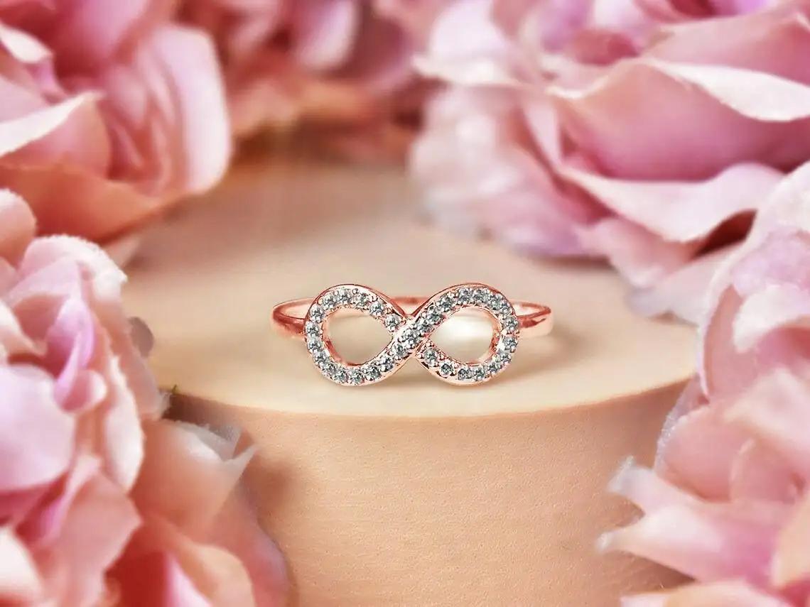 For Sale:  14k Gold Diamond Infinity Ring Love Knot Diamond Ring 2