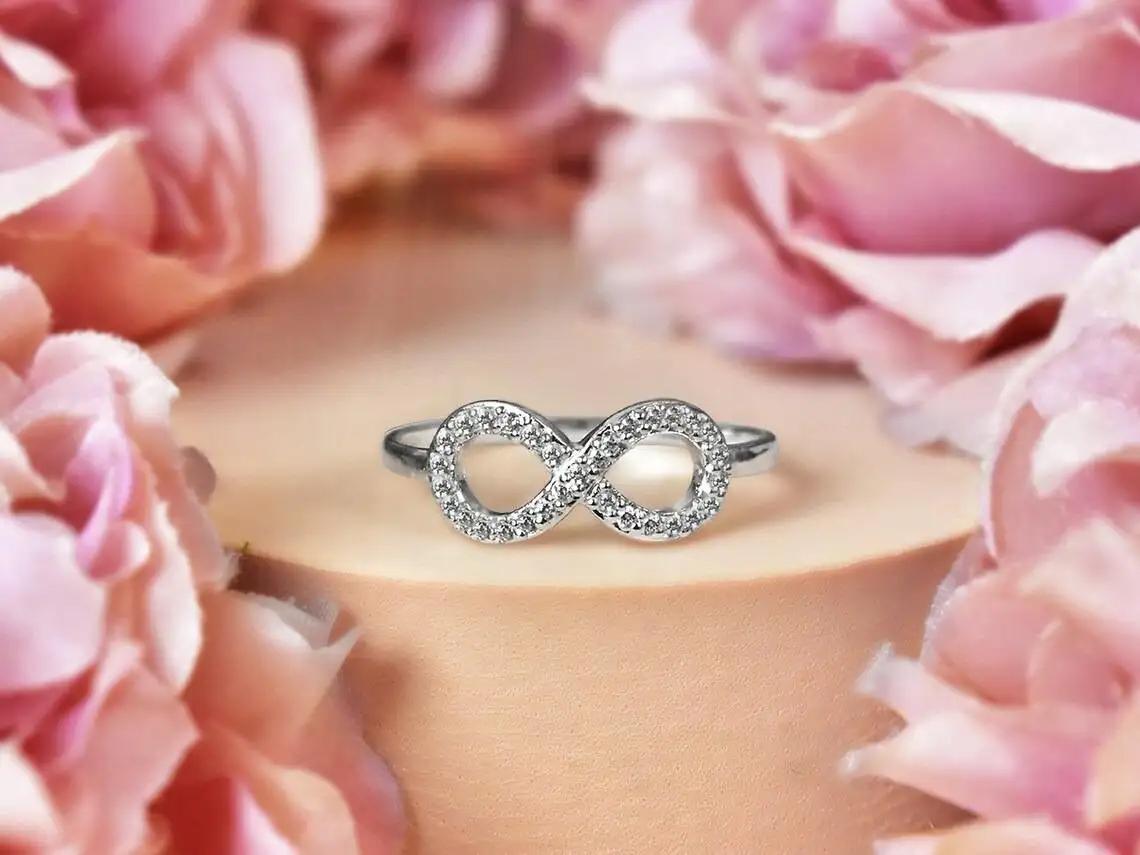 For Sale:  14k Gold Diamond Infinity Ring Love Knot Diamond Ring 4