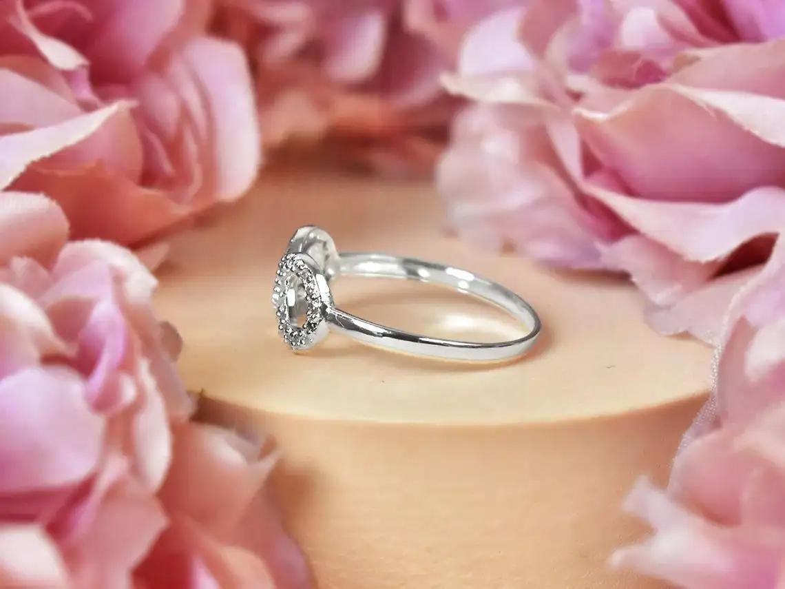 For Sale:  14k Gold Diamond Infinity Ring Love Knot Diamond Ring 5