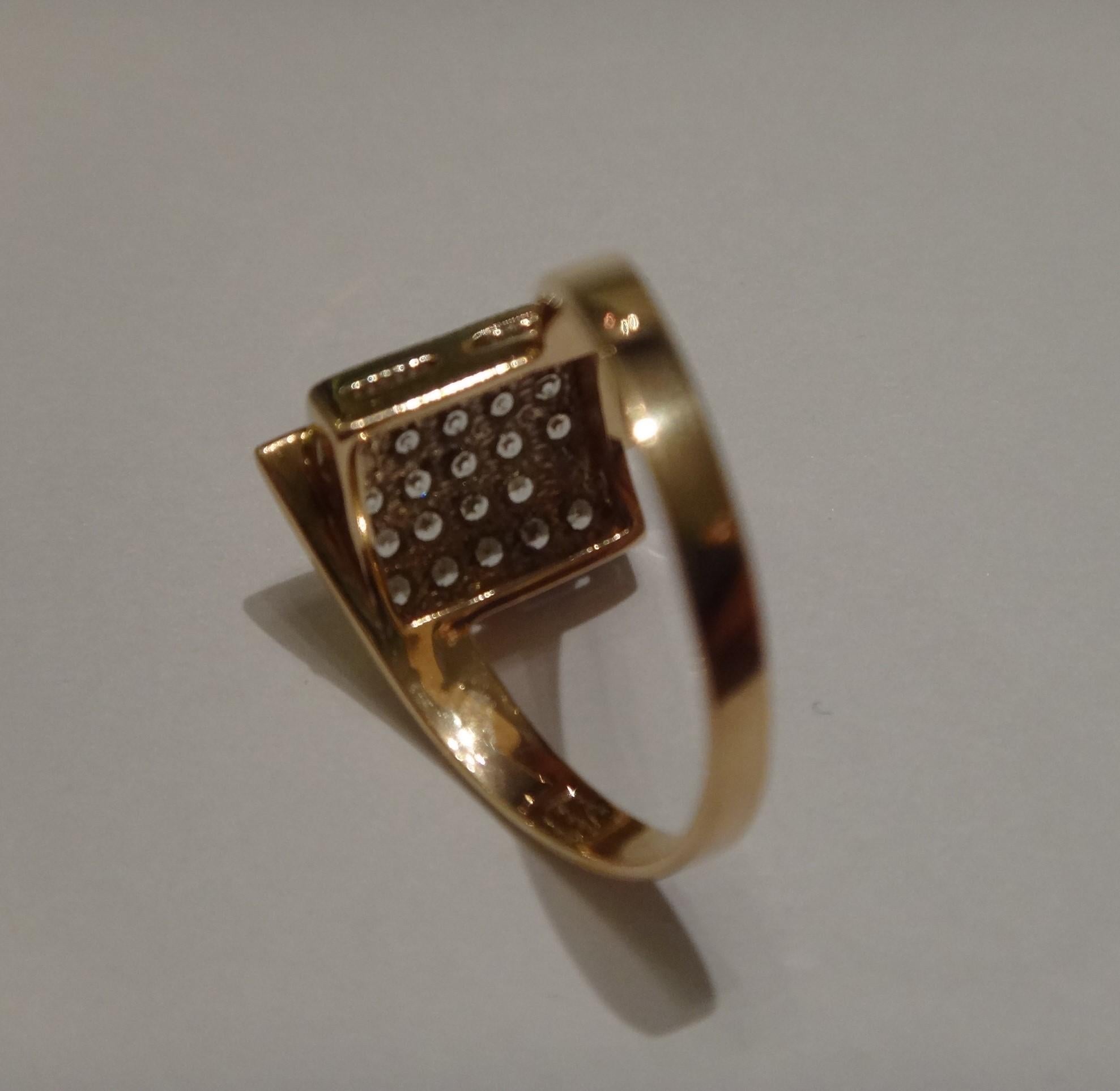 14K Rose Gold Diamond Ring In Fair Condition In Shanghai, CN