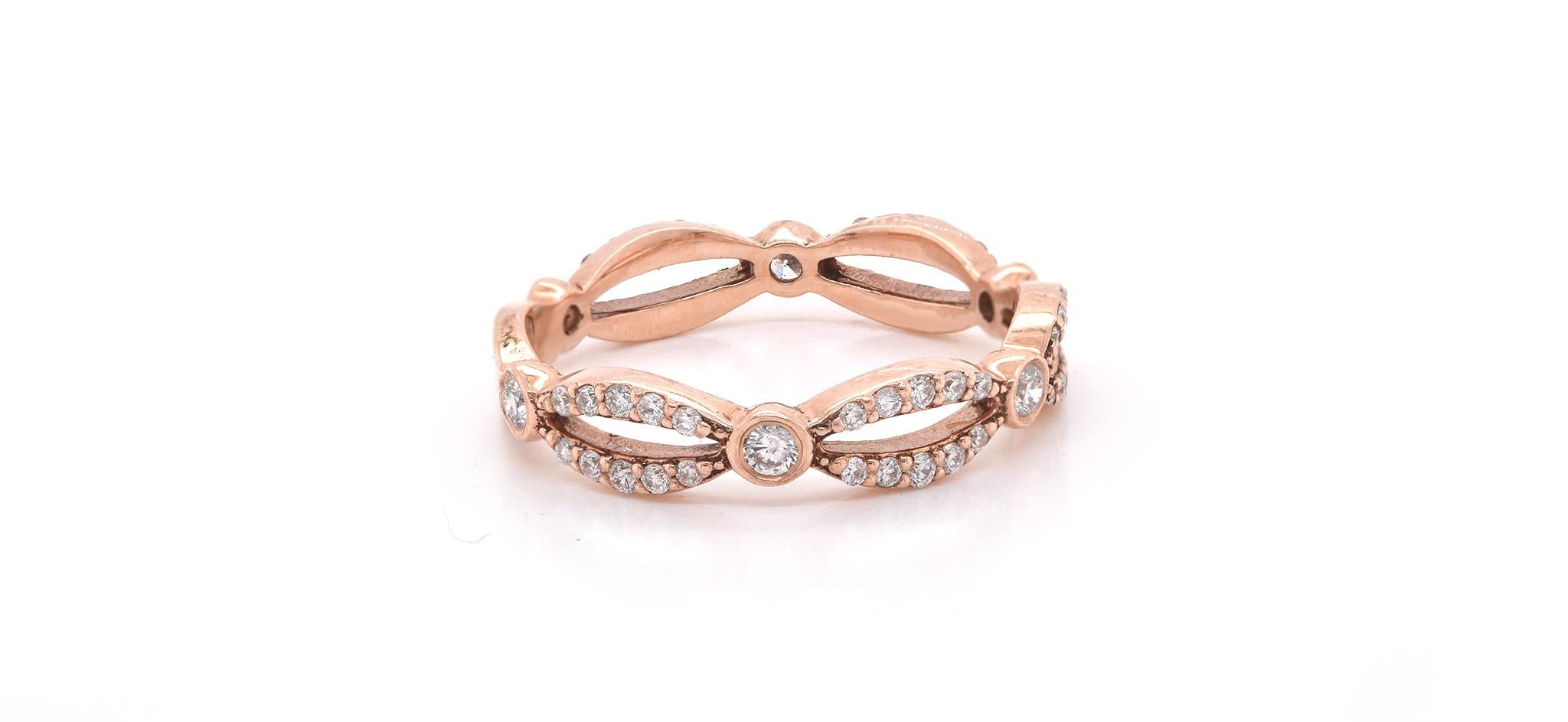 Material: 14k Roségold
Diamanten: 56 runde Brillantschliffe = 0,48cttw
Farbe: H-I
Klarheit: SI1
Größe: 7 
Abmessungen: Ring misst 4,20 mm in der Breite
Gewicht: 2,80 Gramm
