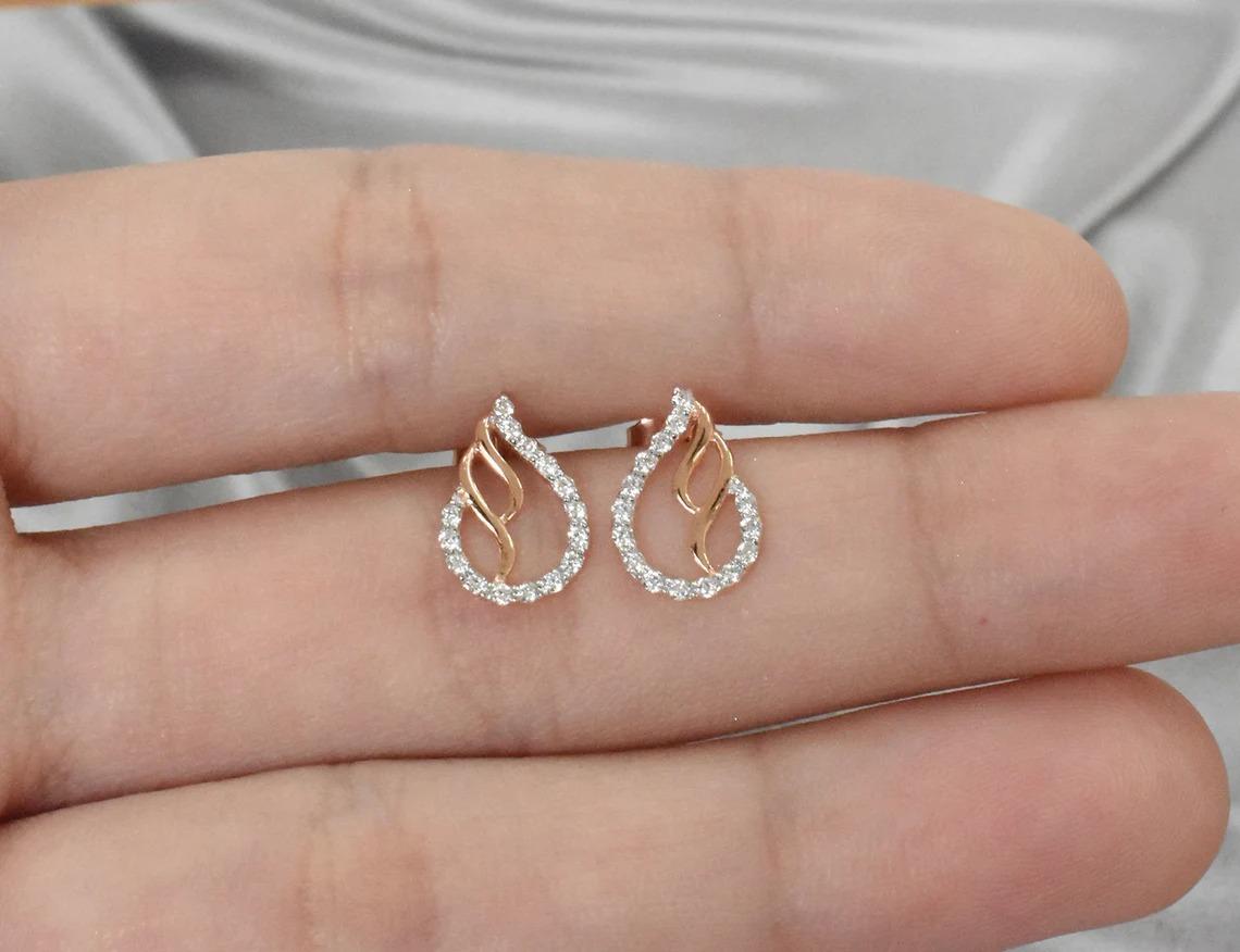 Modern 14k Gold Diamond Stud Earrings Bridal Earrings Fine Gold Diamond Earrings For Sale
