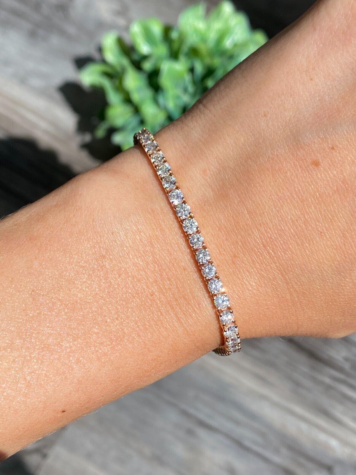 DIAMOND TENNIS BRACELET 
Specifications:
    main stone:ROUND DIAMONDS
    carat total weight: APPROXIMATELY 7.21 CTW
    color:G
    clarity:SI3
    metal:14K gold
    type:BRACELET
    weight:8.40 gr
    LENGHT:7 INCH