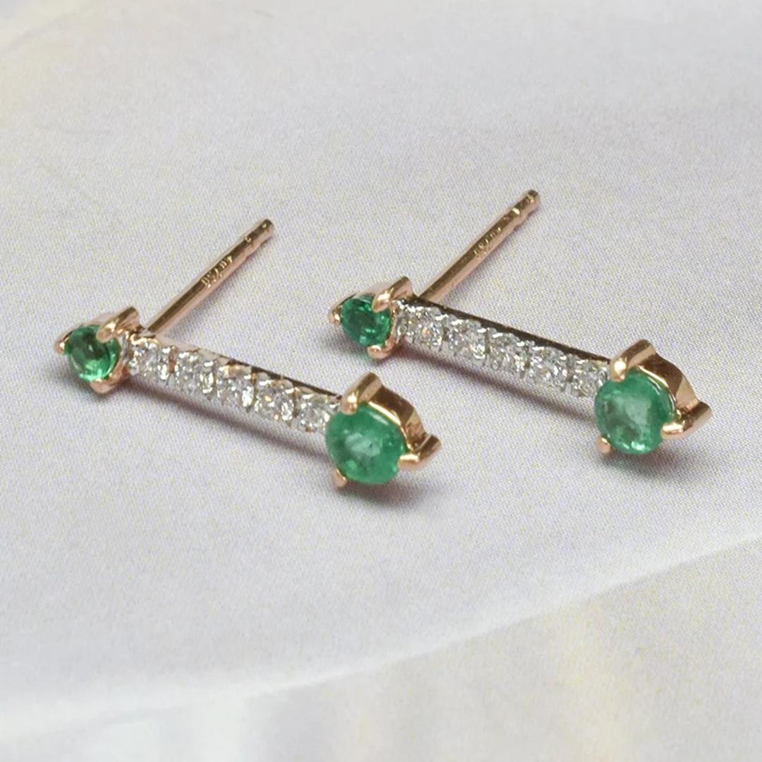 Modern 14k Gold Emerald Earrings with Round Diamond Stud Earrings For Sale