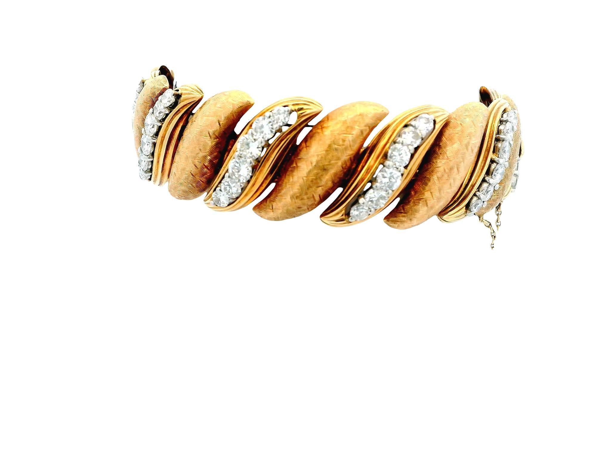 Bracelet en or rose 14K à maillons en 'S' Florentine et diamants Bon état - En vente à Great Neck Plaza, NY
