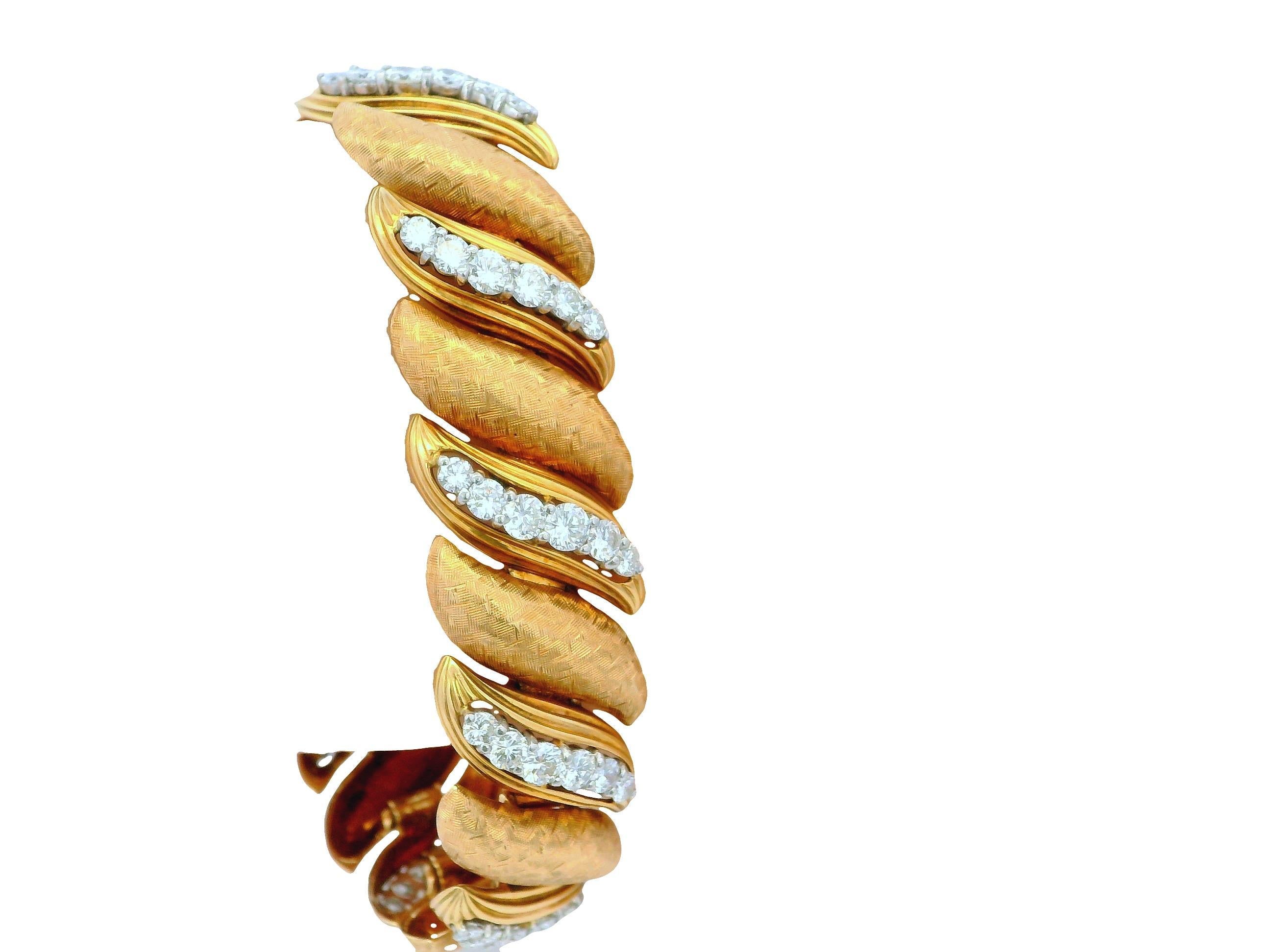 Bracelet en or rose 14K à maillons en 'S' Florentine et diamants Unisexe en vente