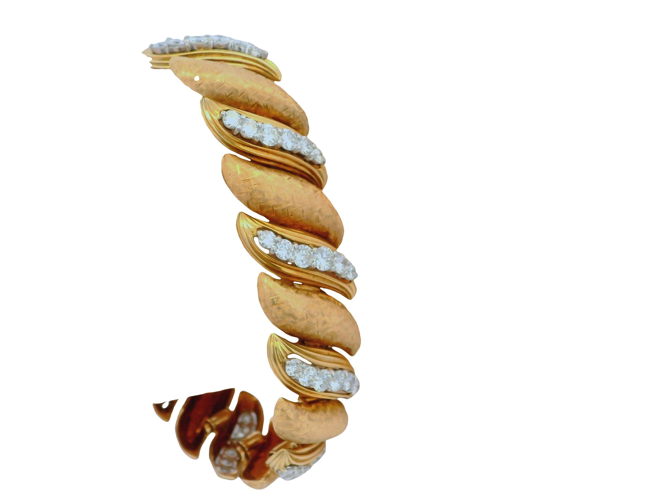 Bracelet en or rose 14K à maillons en 'S' Florentine et diamants en vente 3