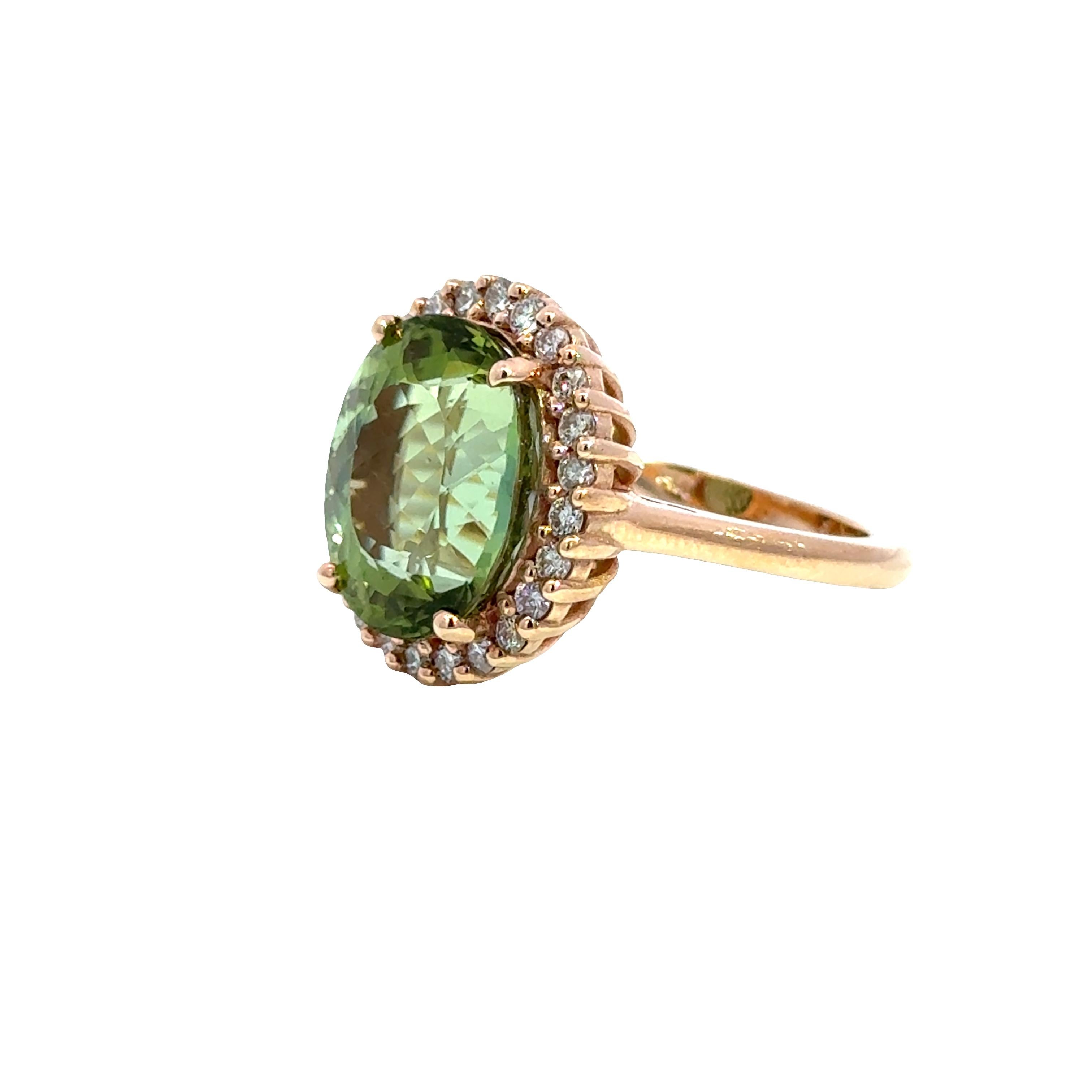 Anello aureola in oro rosa 14K con granato verde e diamanti - 8,01 carati in vendita 2