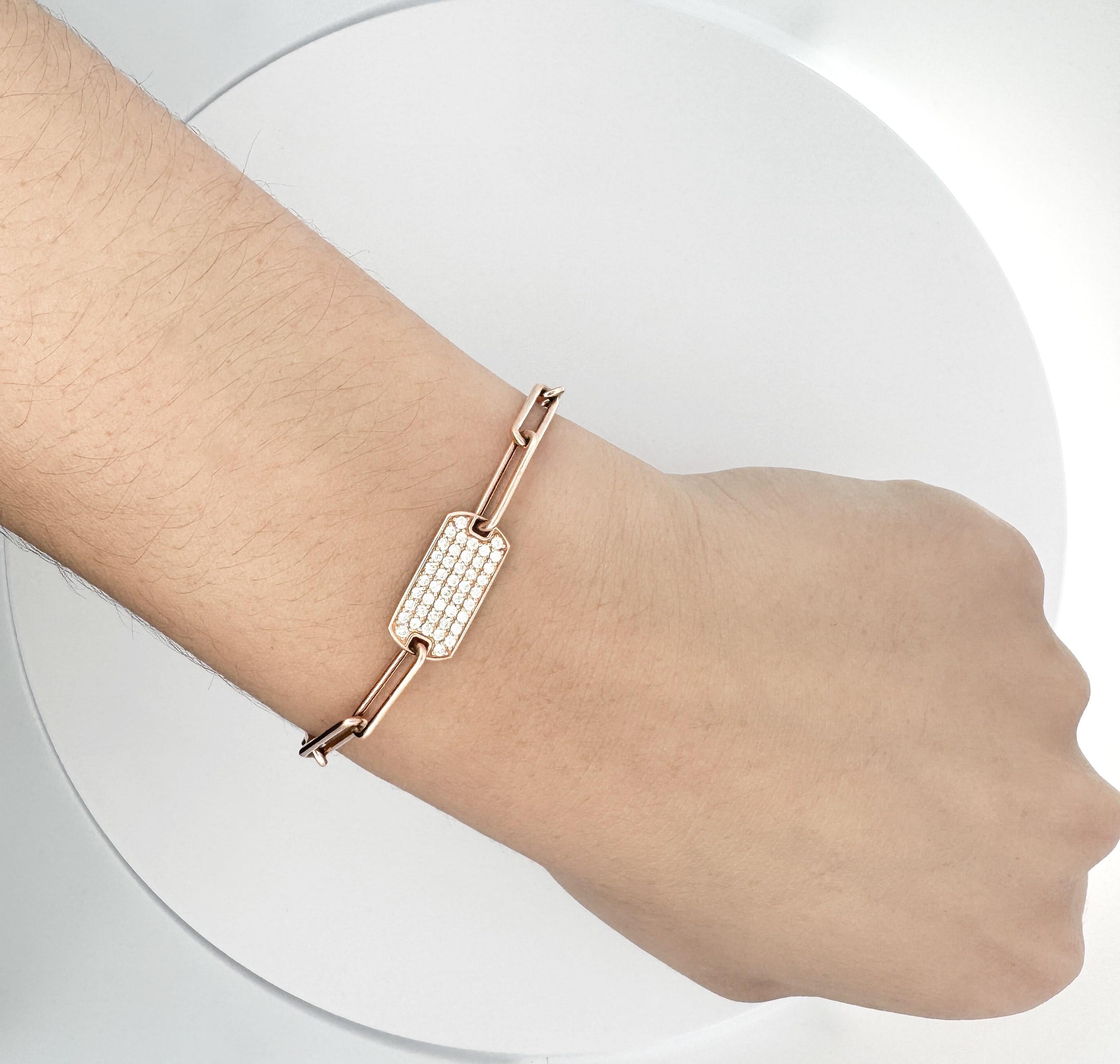 Bracelet à maillons avec étiquette d'identification en or rose 14 carats et diamants ronds pavés en vente 2