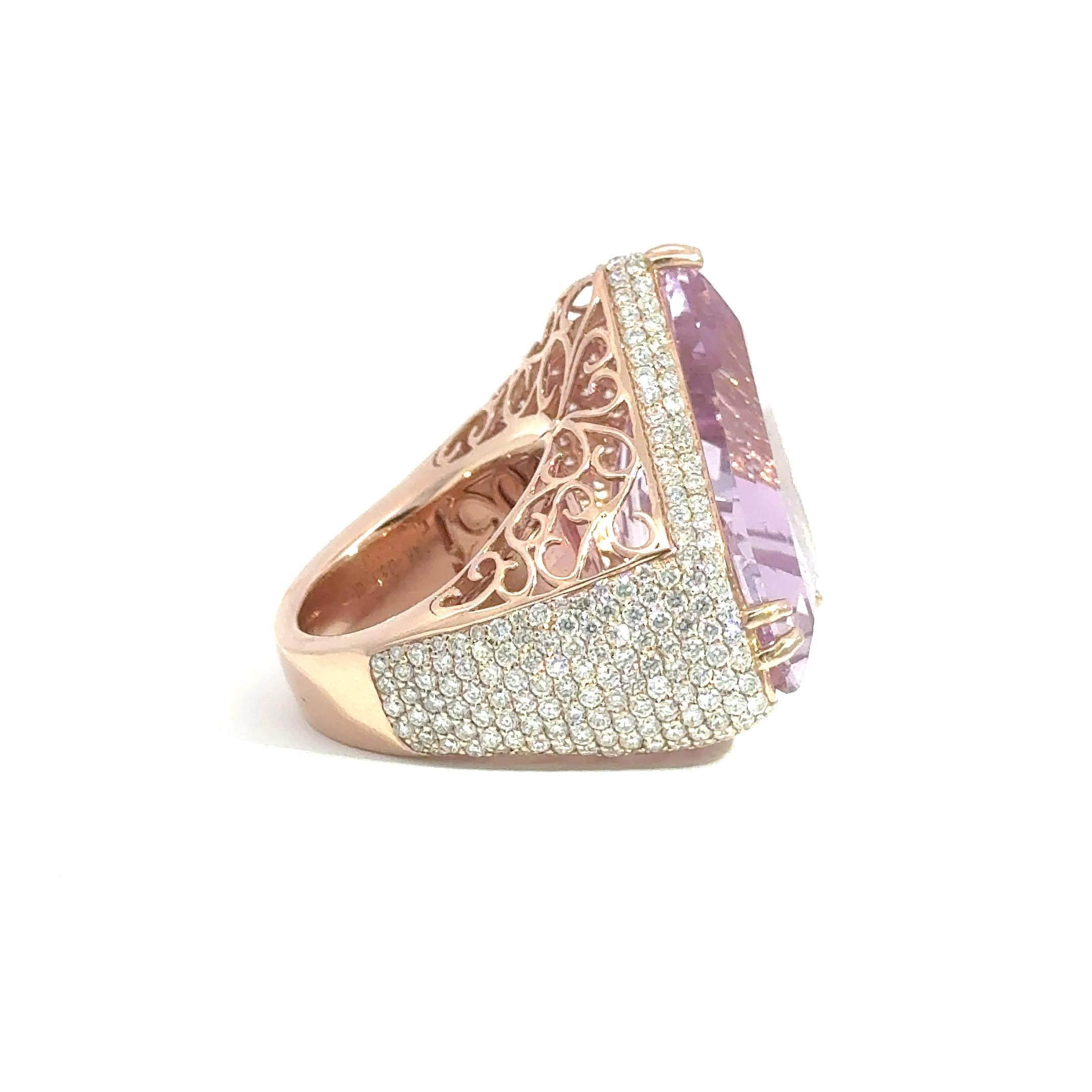 14K Rose Gold Kunzite and Diamond Cocktail Ring – 40.11 Carats Pour femmes en vente