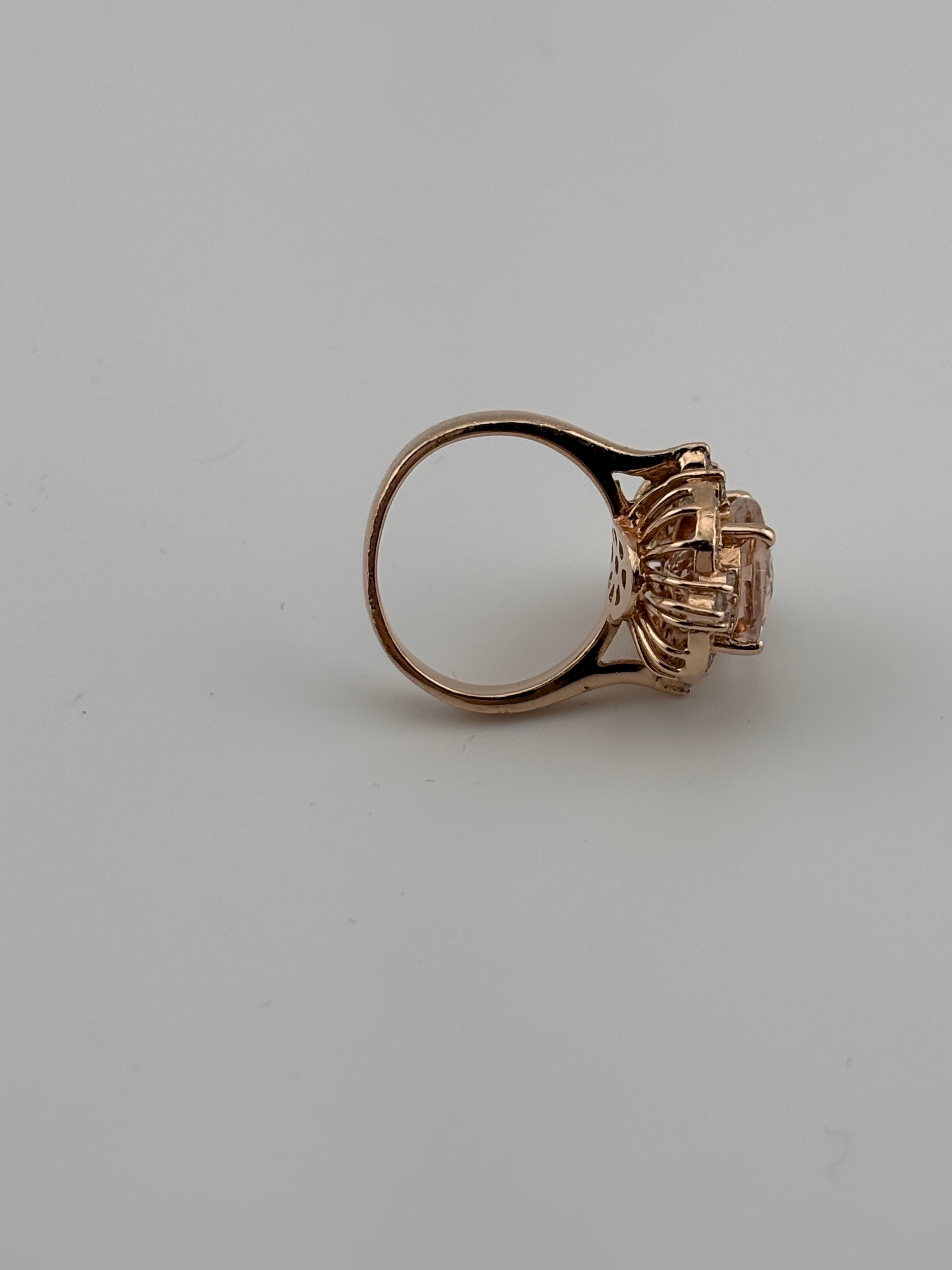 Taglio brillante Anello in oro rosa 14k con morganite e diamanti in vendita