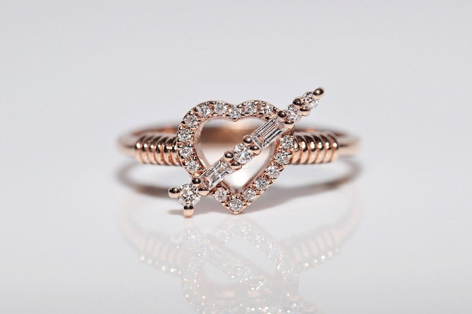 14k Roségold Natürlicher Diamant Derorated Heart Arrow Design Ring im Angebot 4