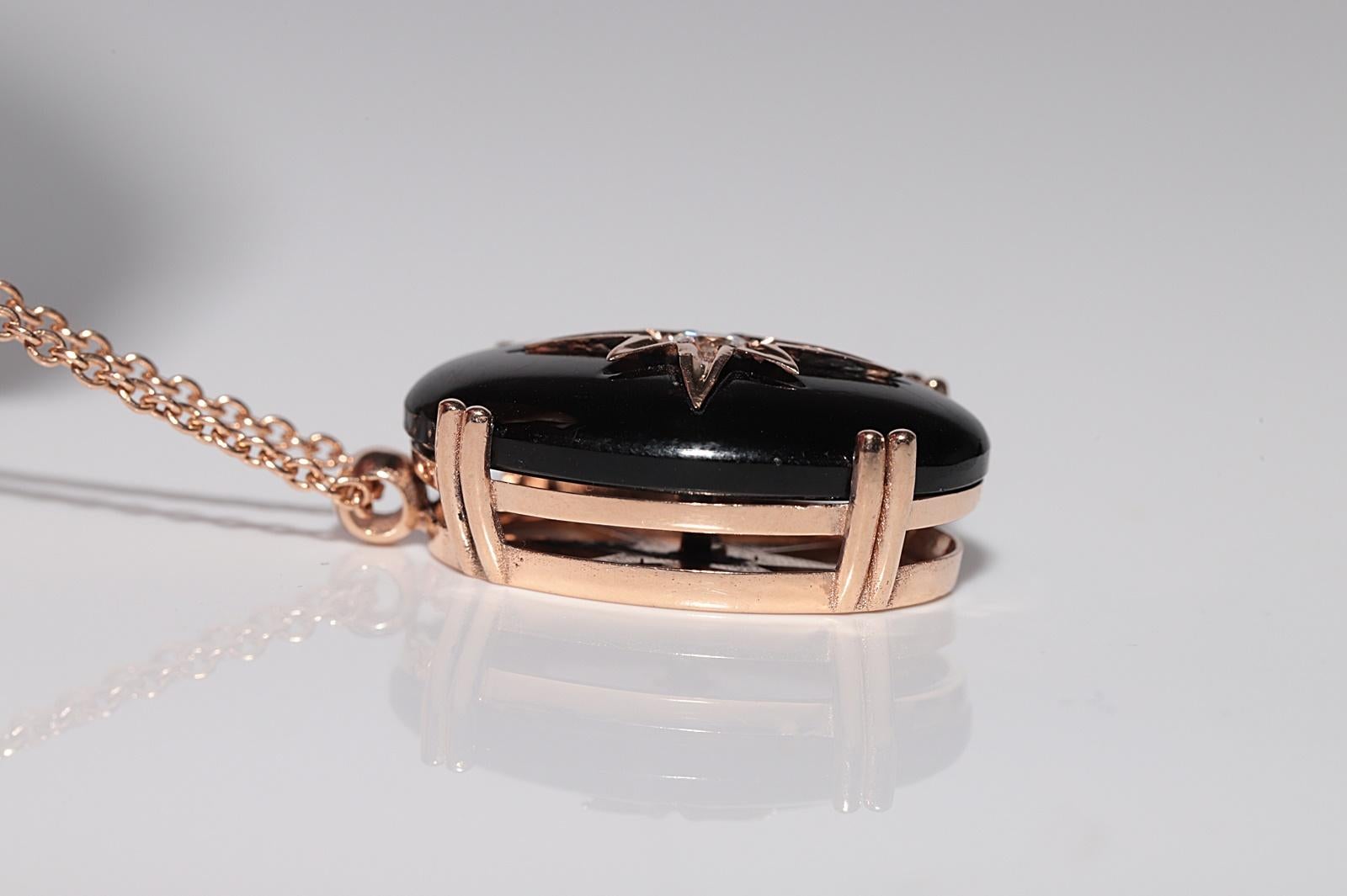 Donna Collana con ciondolo decorato con diamanti naturali e topazi, realizzata a mano in oro rosa 14k. in vendita