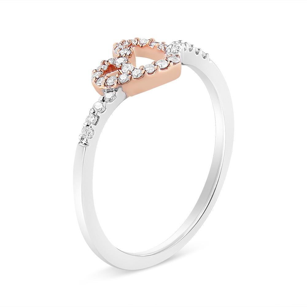 Taglio rotondo Anello Promessa con cuore aperto in oro rosa 14K e argento 1/5 ctw di diamante in vendita