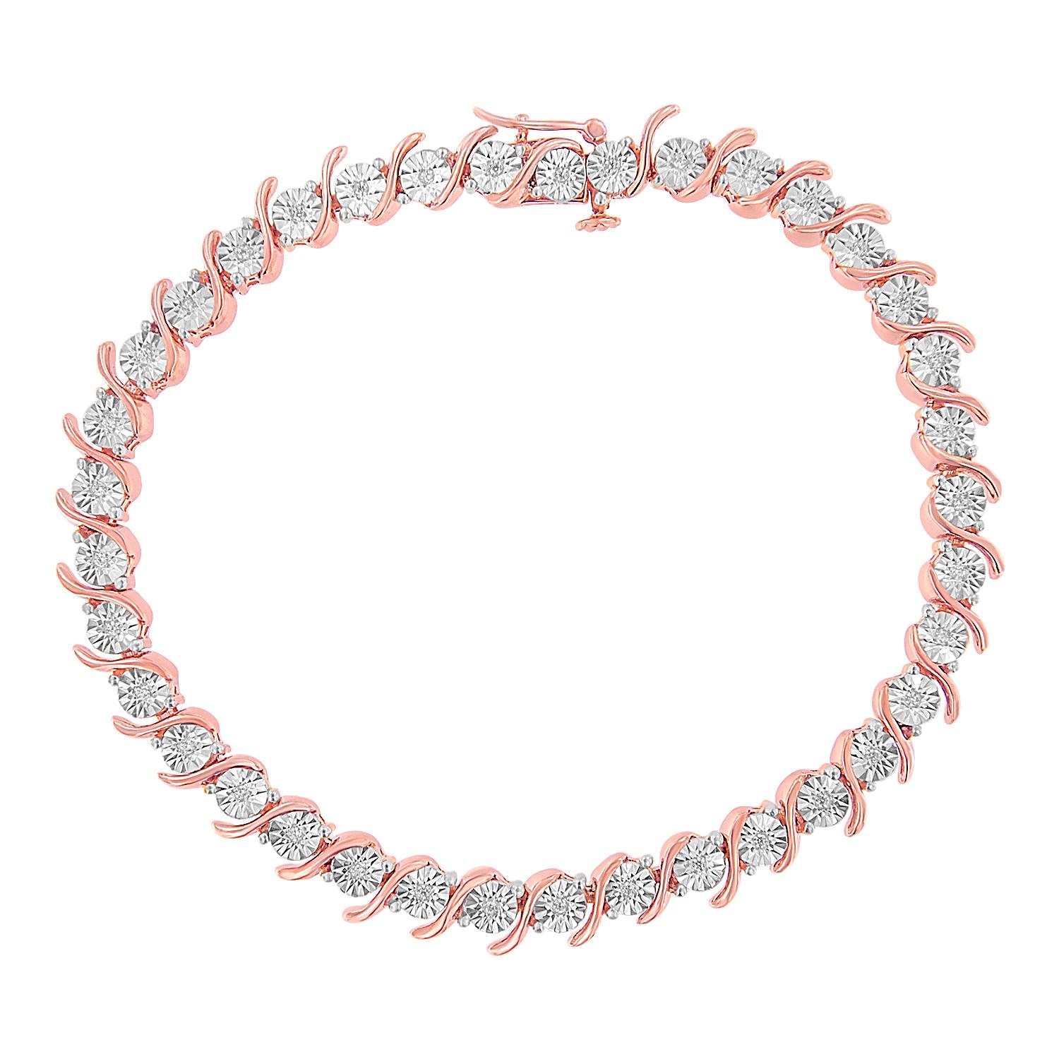 Dieses elegante und zeitlose Tennisarmband aus 92,5 % Sterlingsilber besticht durch 0,1 Karat Gesamtgewicht natürlicher runder weißer Diamanten im Brillantschliff mit insgesamt 18 einzelnen Steinen. Bei dem Tennisarmband ist jeder Diamant in eine