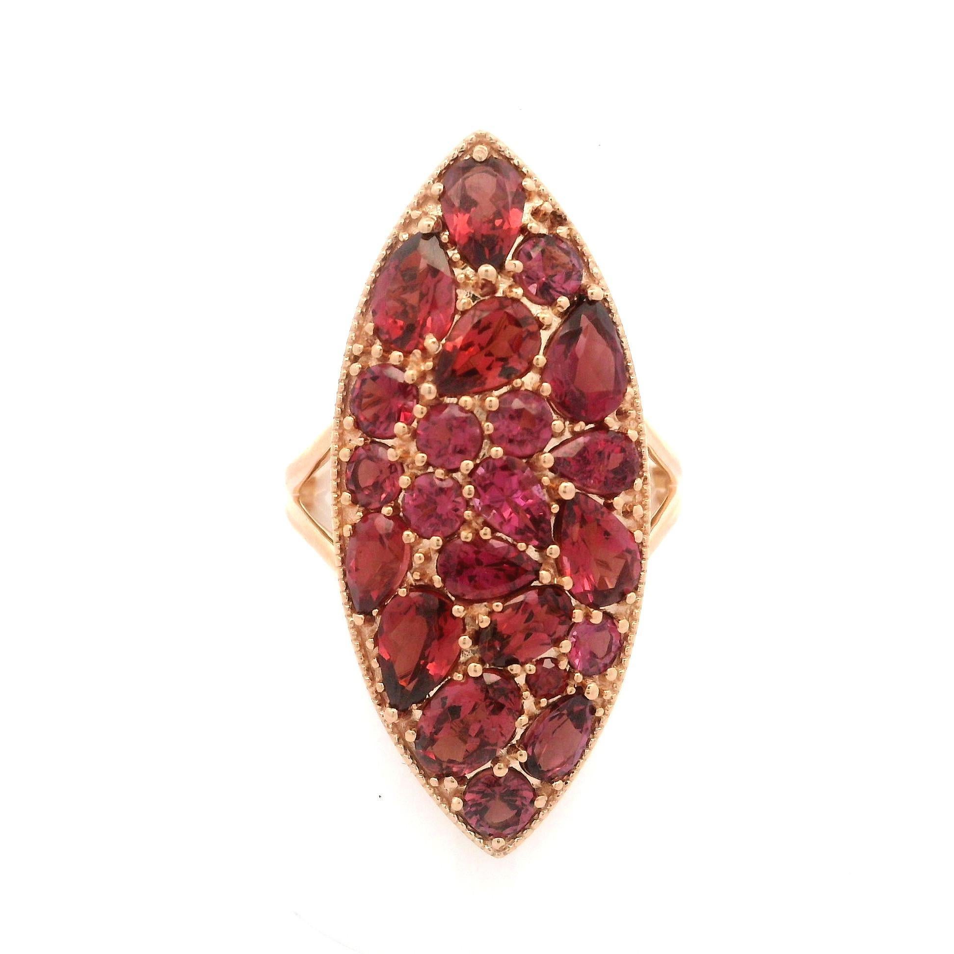 Donna Anello grande in oro rosa 14k con incastonatura di granato a forma di mosaico Navette Marquise in vendita