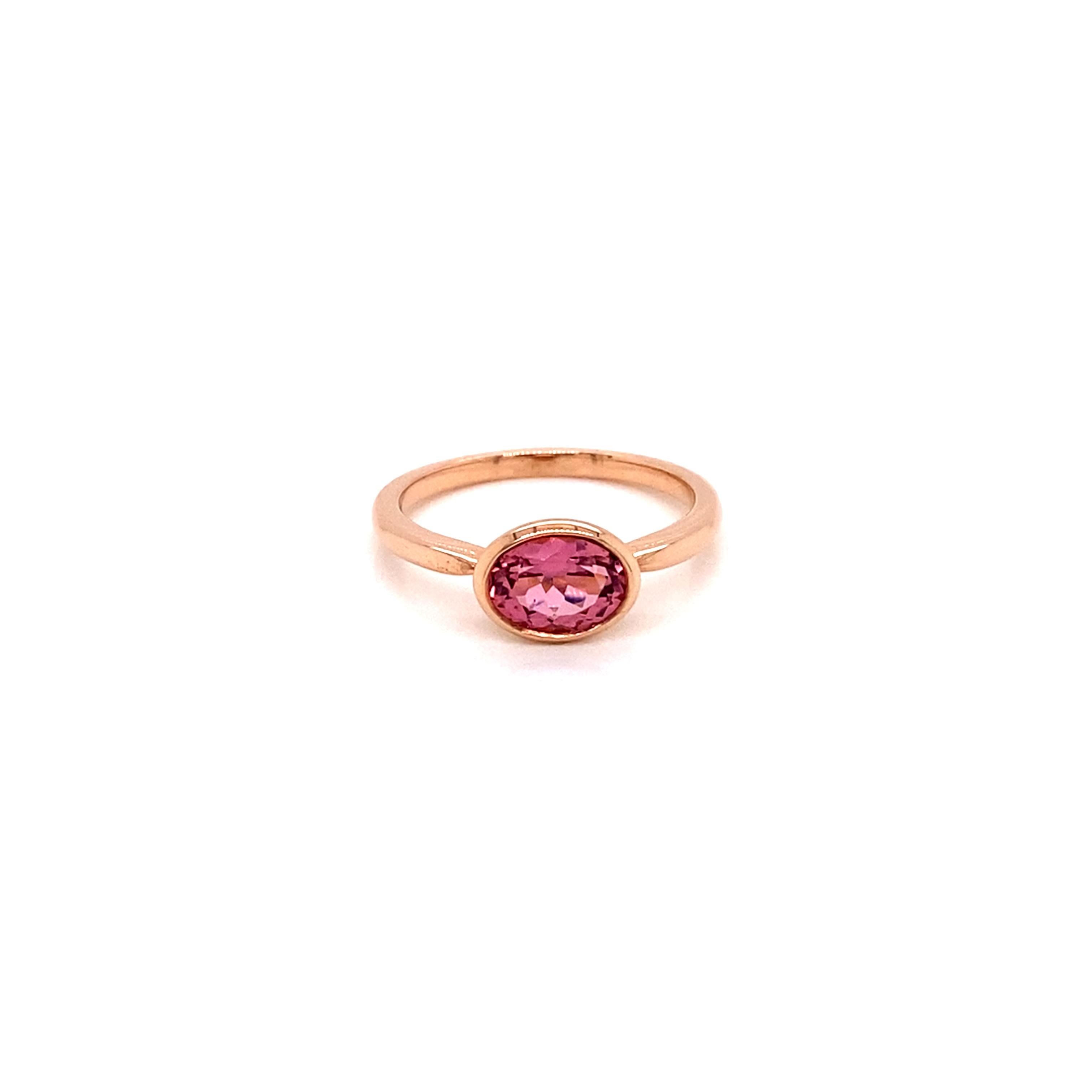 Ovaler Ost-West- Horizontaler Ring aus Roségold mit Turmalin in Rosa (Zeitgenössisch) im Angebot