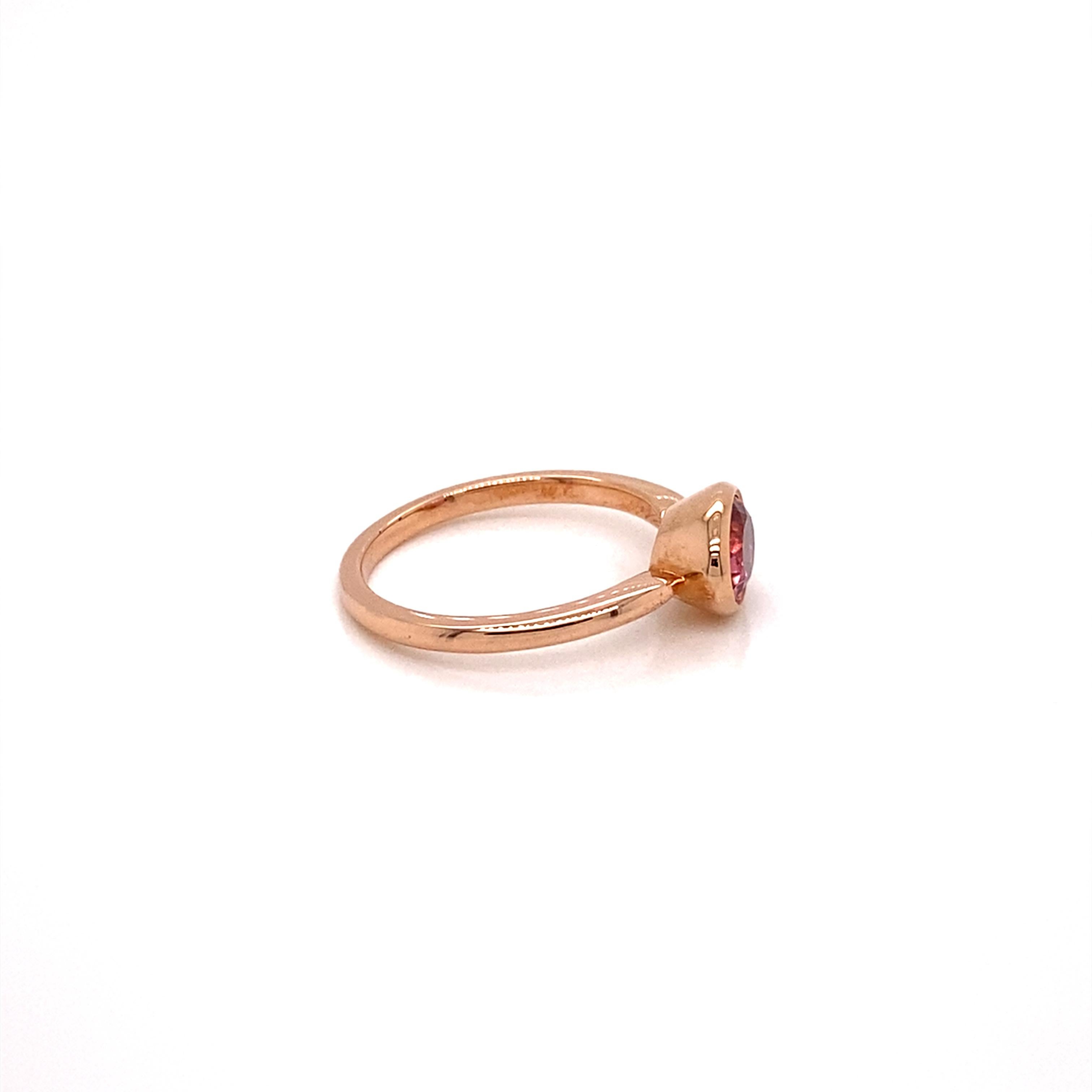 Ovaler Ost-West- Horizontaler Ring aus Roségold mit Turmalin in Rosa im Zustand „Neu“ im Angebot in New York City, NY