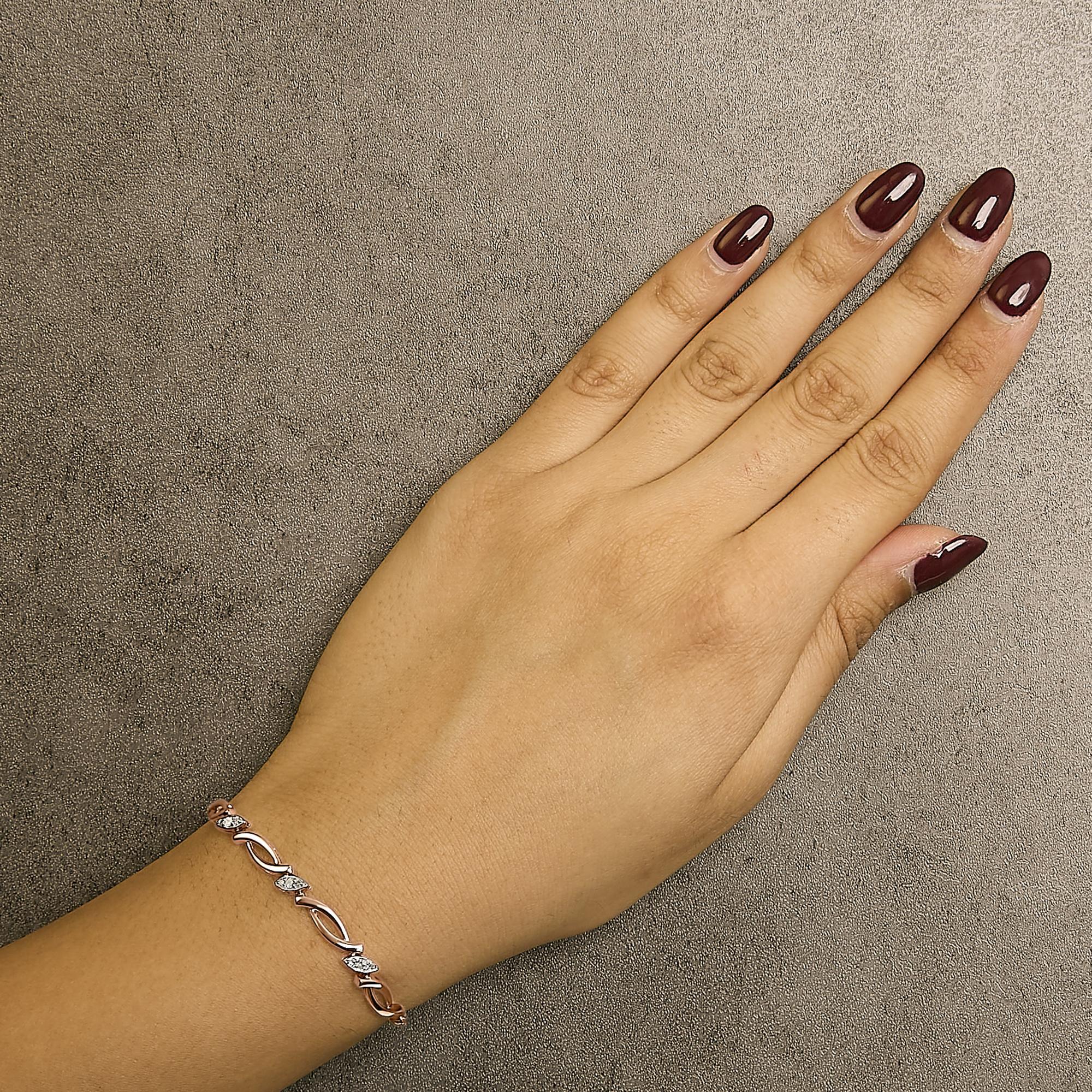 Taglio rotondo Bracciale Bolo con maglie a spirale alternate in argento placcato oro rosa 14K con 1/10 di carato di diamante in vendita