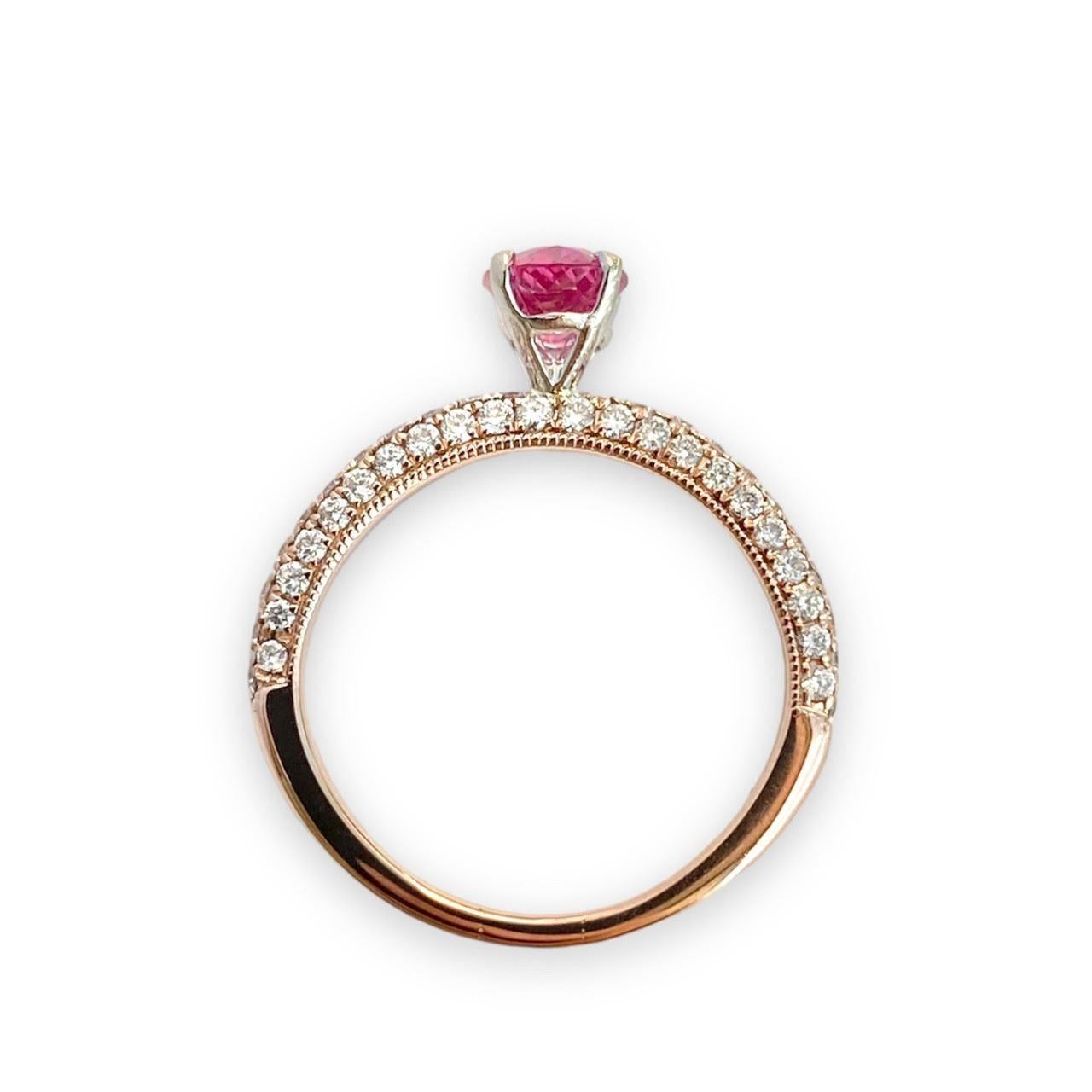 Anello in oro rosa 14k con spinello rosa rotondo da 0,86 carati e diamante In condizioni ottime a Los Angeles, CA