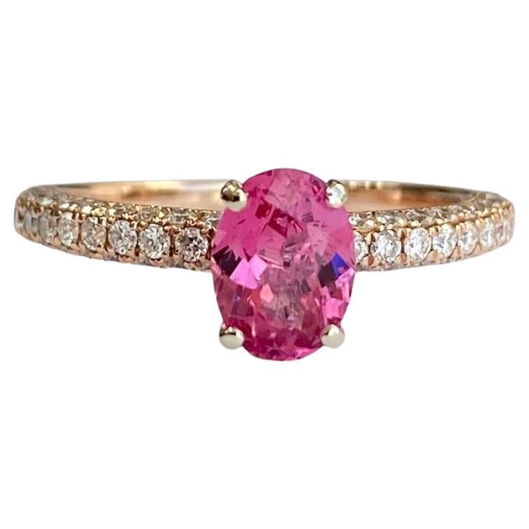 Anello in oro rosa 14k con spinello rosa rotondo da 0,86 carati e diamante