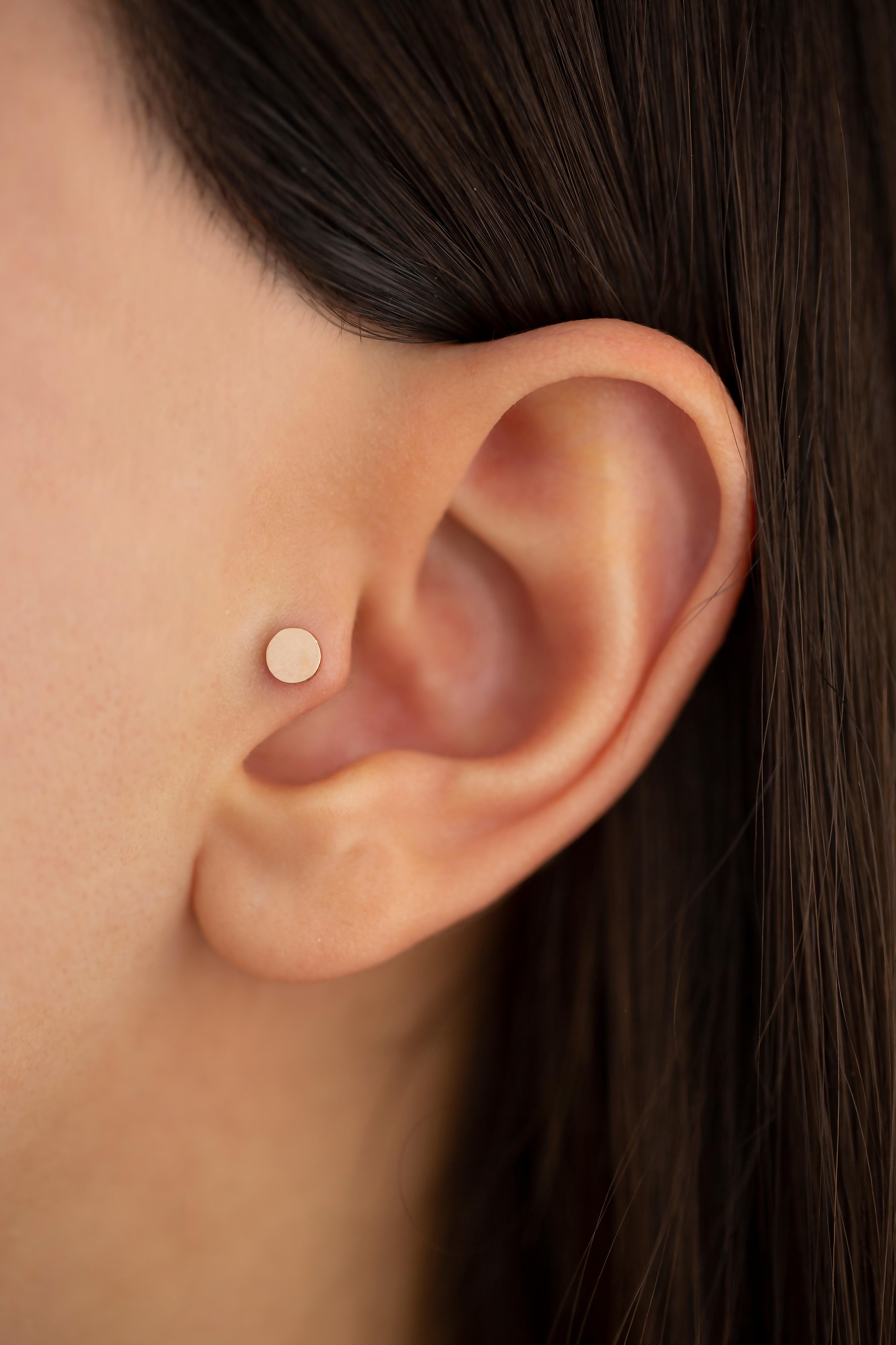 14K Rose Gold Round Shape Piercing, Rose Gold Stud Round Earring

You can use the piercing as an earring too! Also this piercing is suitable for tragus, nose, helix, lobe, flat, medusa, monreo, labret and stud.

This piercing was made with quality