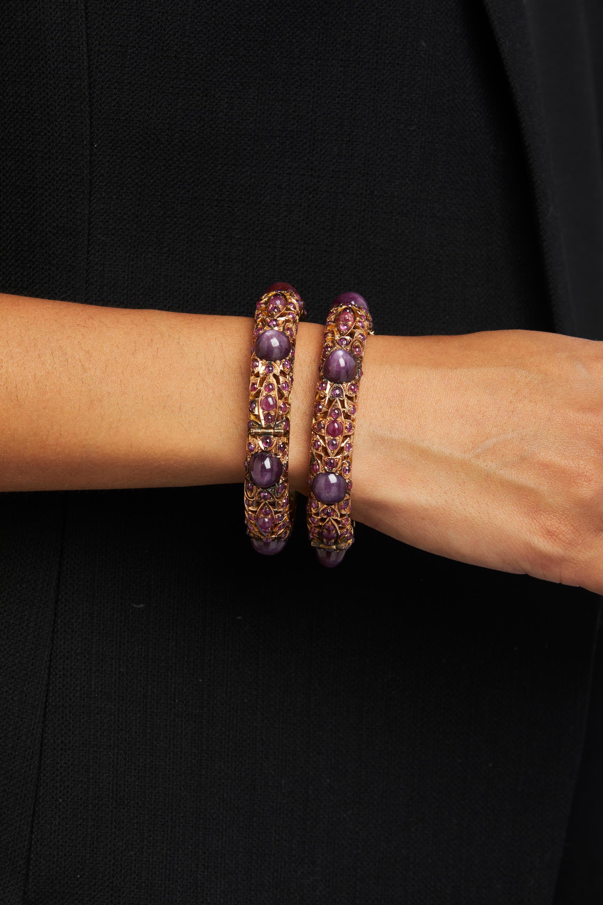 14k Rose Gold Set of 2 Star Ruby Cabochon Bangles TCW = 130.45 ct en vente 2
