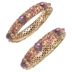 Conjunto de 2 brazaletes de oro rosa de 14k con cabujón de rubí en estrella TCW = 130,45 ct