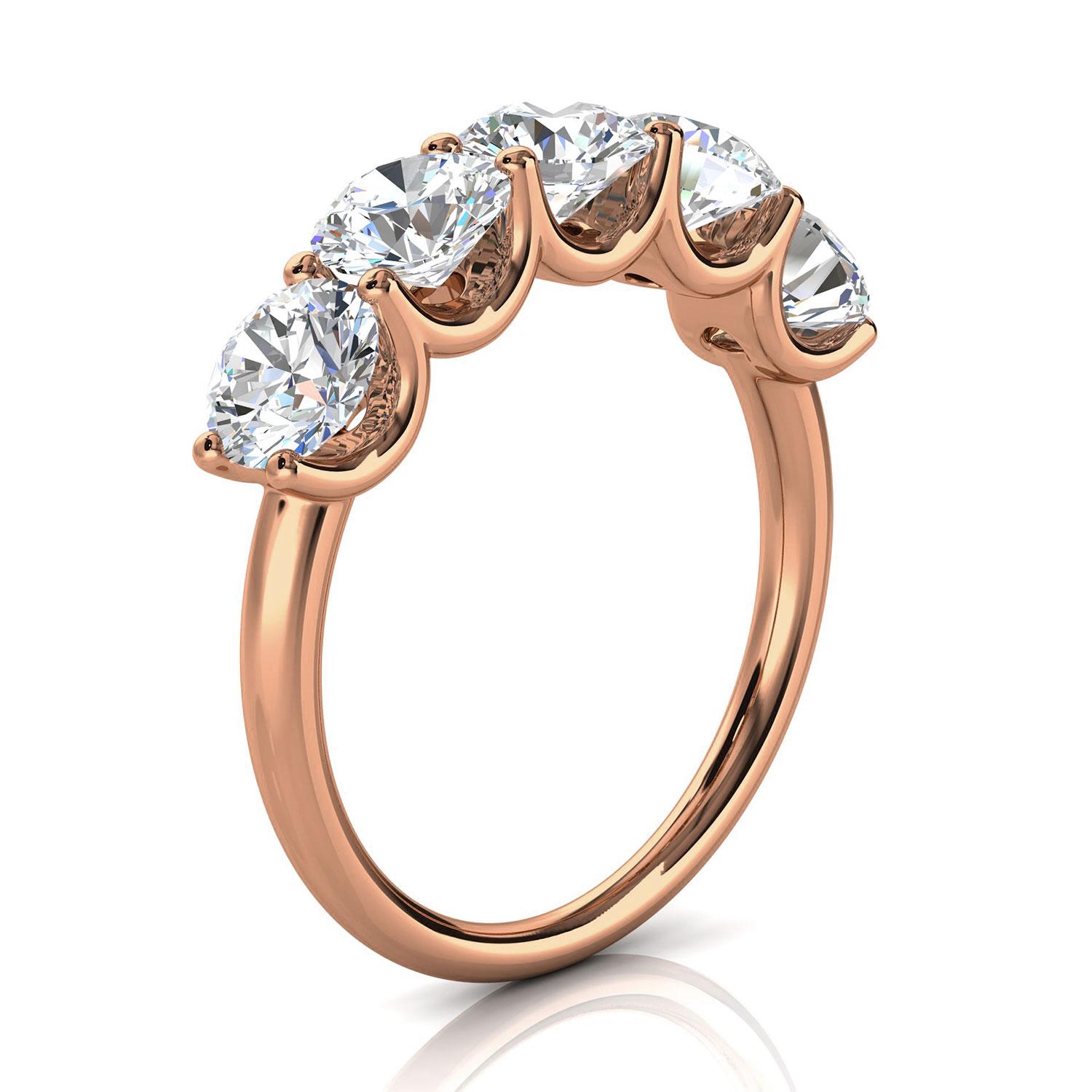 Dieser Ring verfügt über fünf (5) schwimmende Brilliante runde Diamanten in 