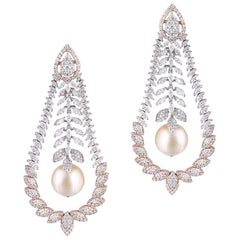 Boucles d'oreilles chandelier en or rose 14 carats avec perles des mers du Sud et diamants blancs