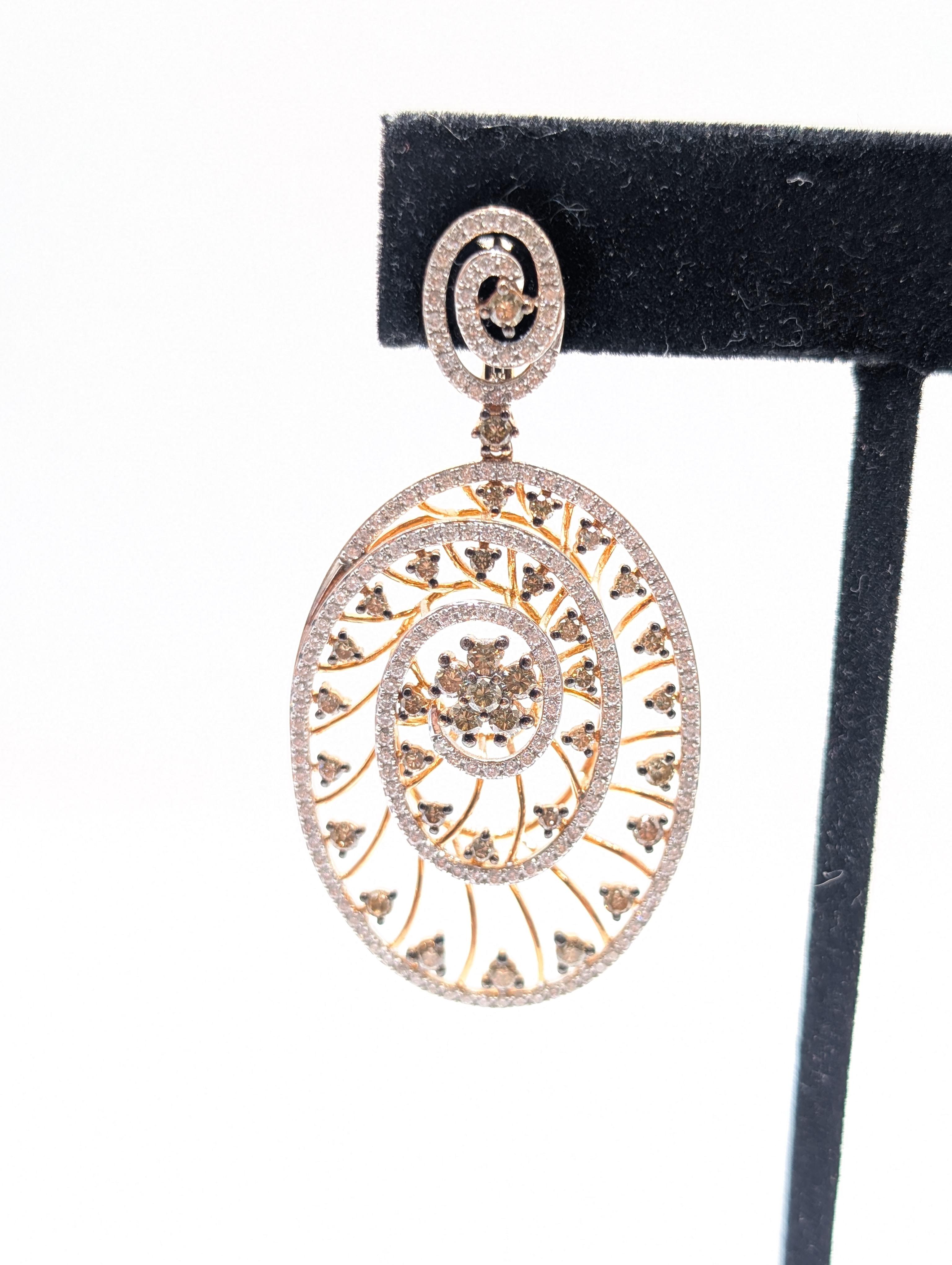 Donna Orecchini a goccia con diamanti con design a spirale in oro rosa 14K in vendita