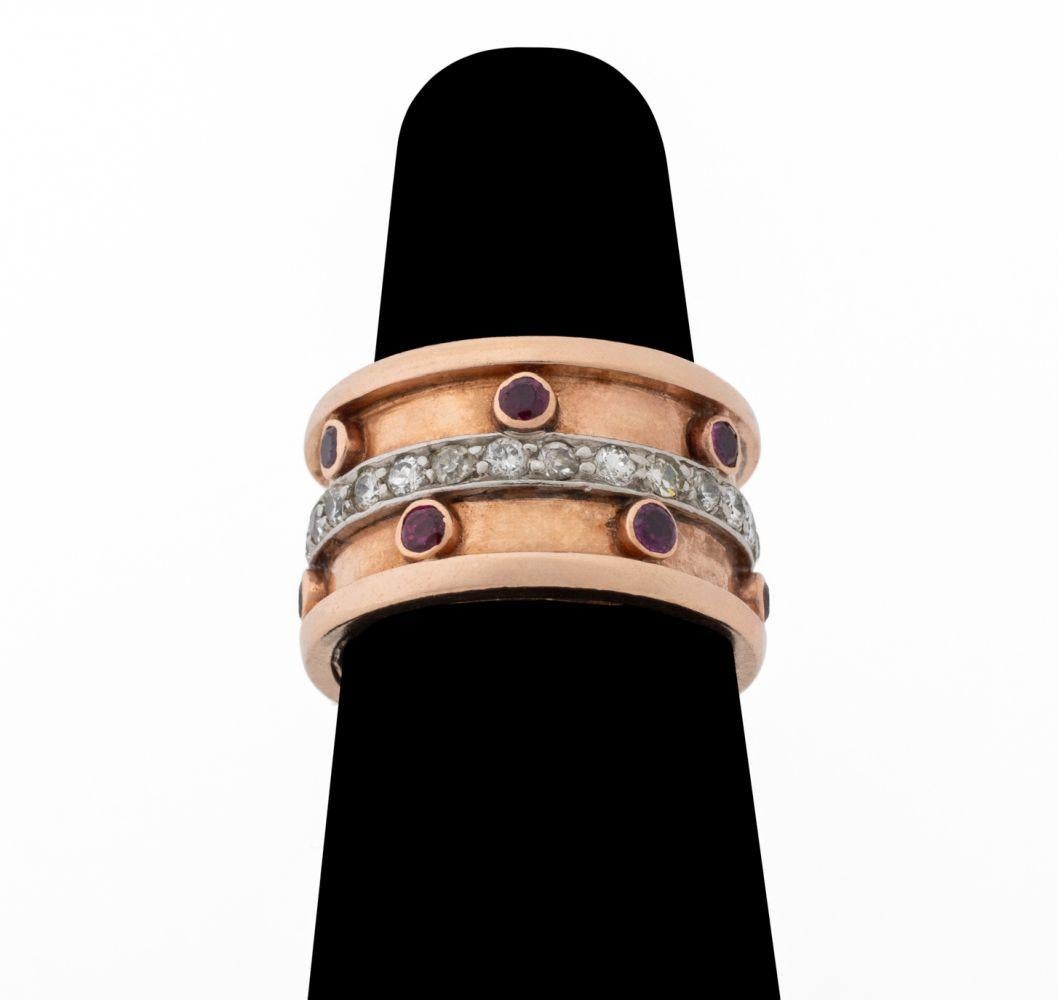 Fascia in oro rosa e bianco 14K con diamante e rubino In condizioni buone in vendita a Queens, NY