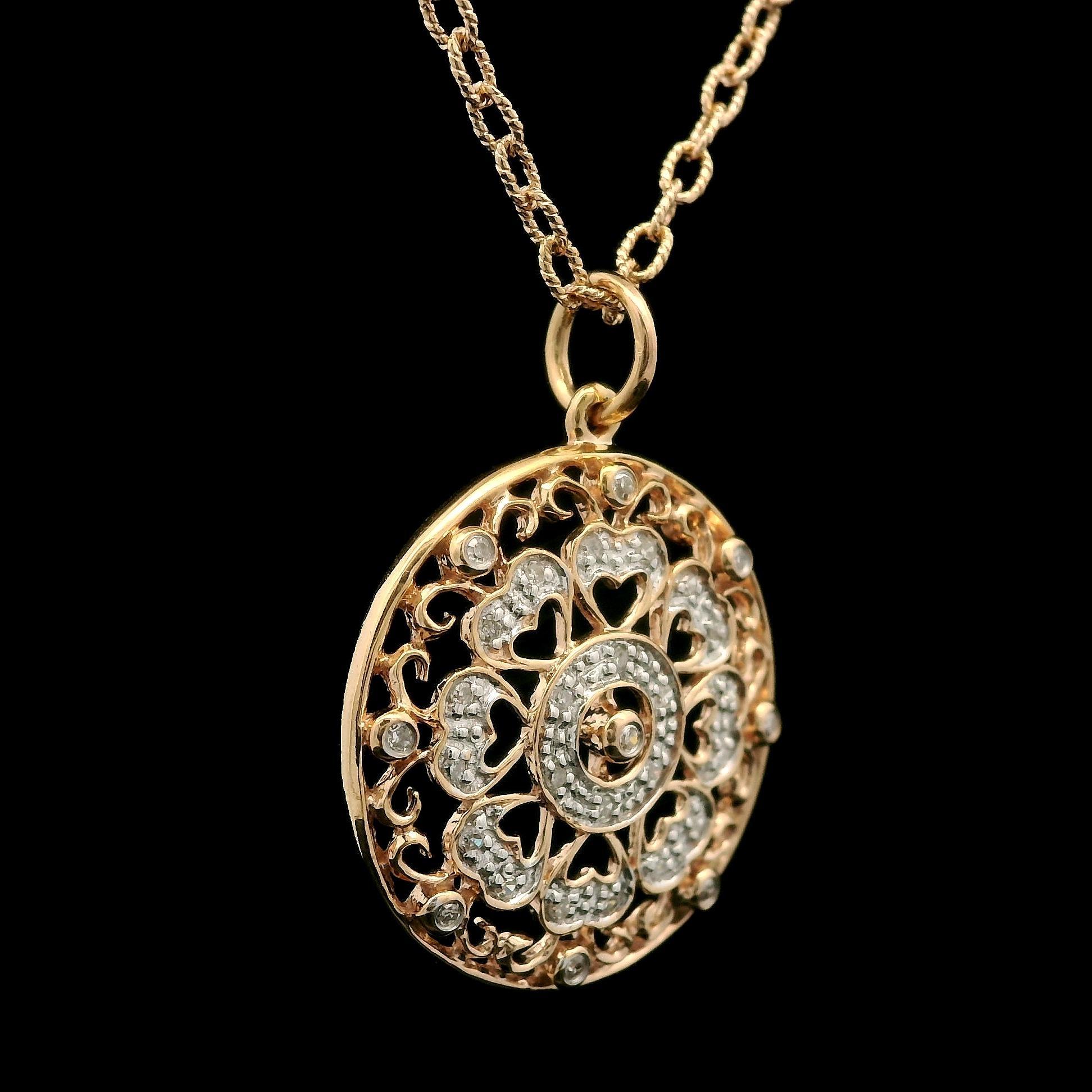 Collier en or jaune rose 14k avec pendentif disque ajouré en diamant 0.10ctw Pour femmes en vente