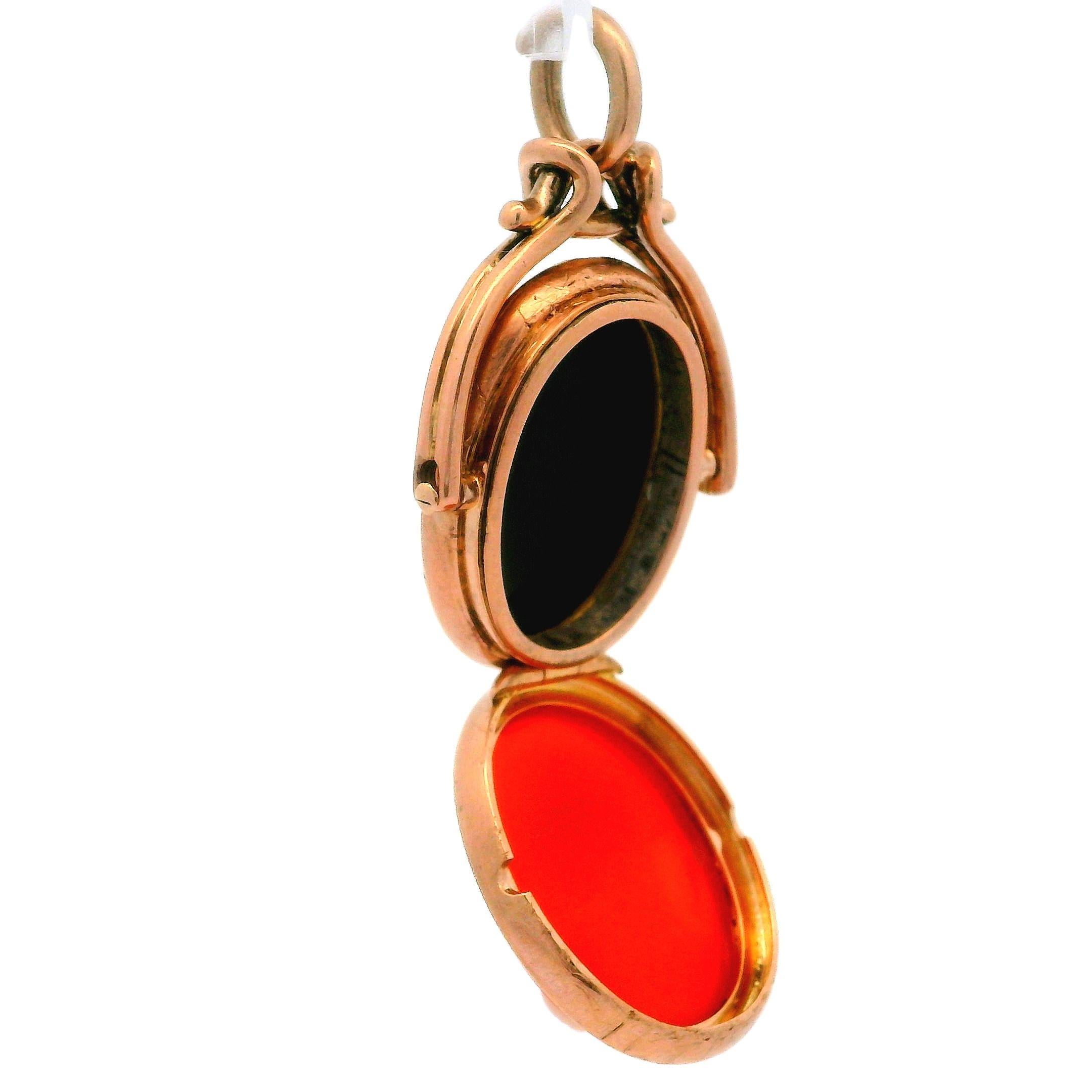 Pendentif tourbillonnant en or jaune rosé 14 carats avec camée chevalier gravé en pierre dure Pour femmes en vente