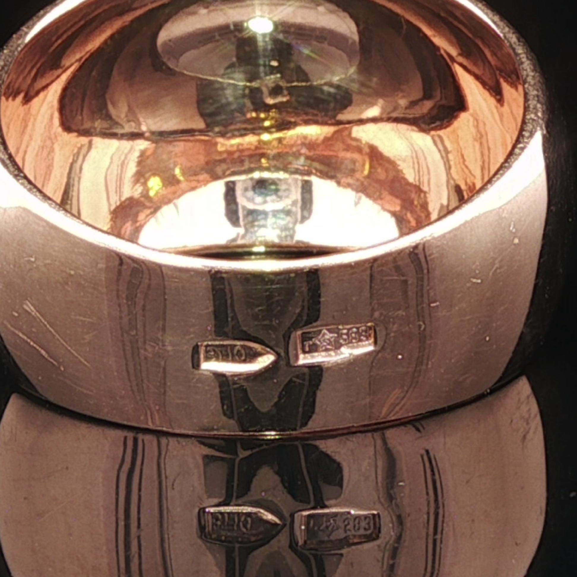 Anello a fascia larga a sigaro in oro giallo rosato 14k con finitura lucida, inciso a mano e a cupola in vendita 3