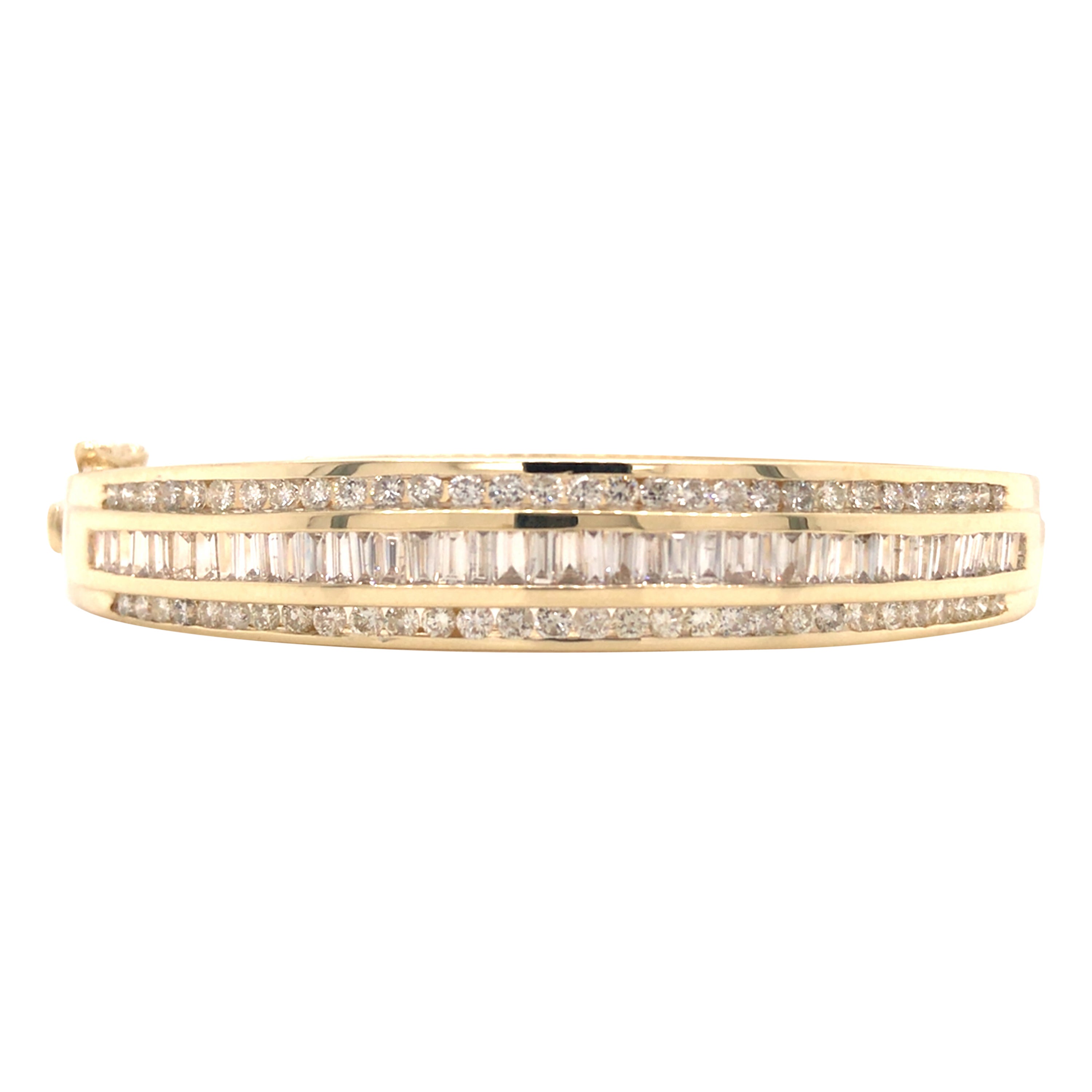 Armreif aus 14 Karat Gelbgold mit runden und Baguette-Diamanten im Angebot