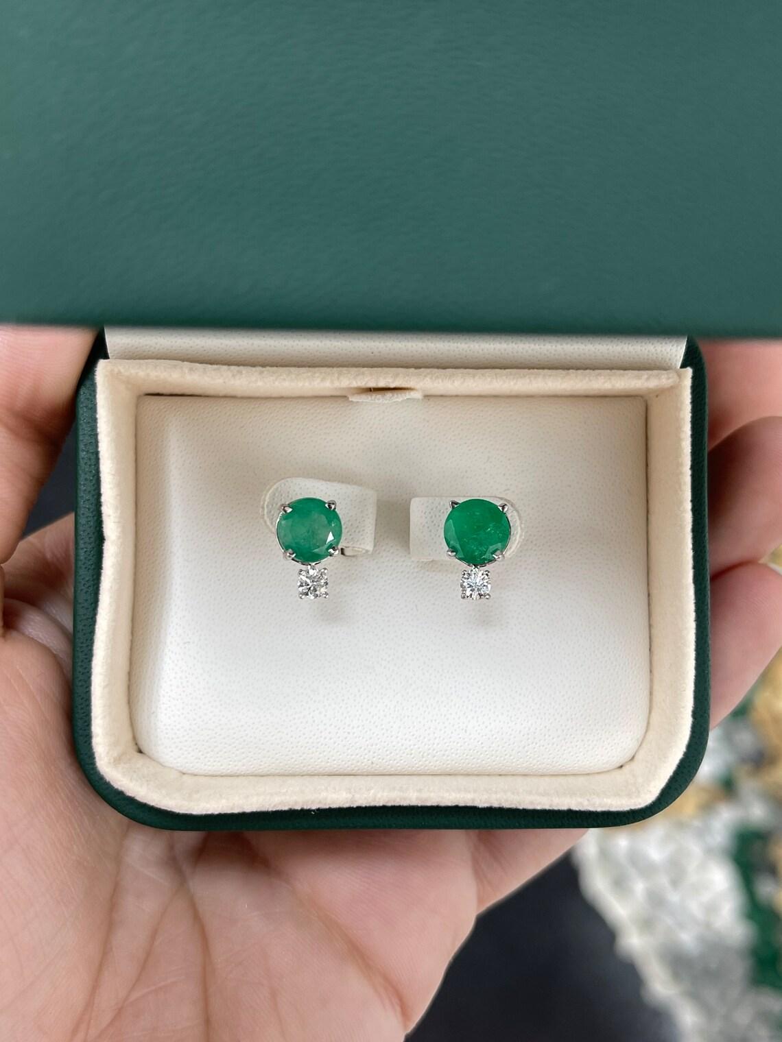 14K Round Cut Colombian Emerald & Diamond Accent Stud Earrings, Rich Green In New Condition For Sale In Jupiter, FL