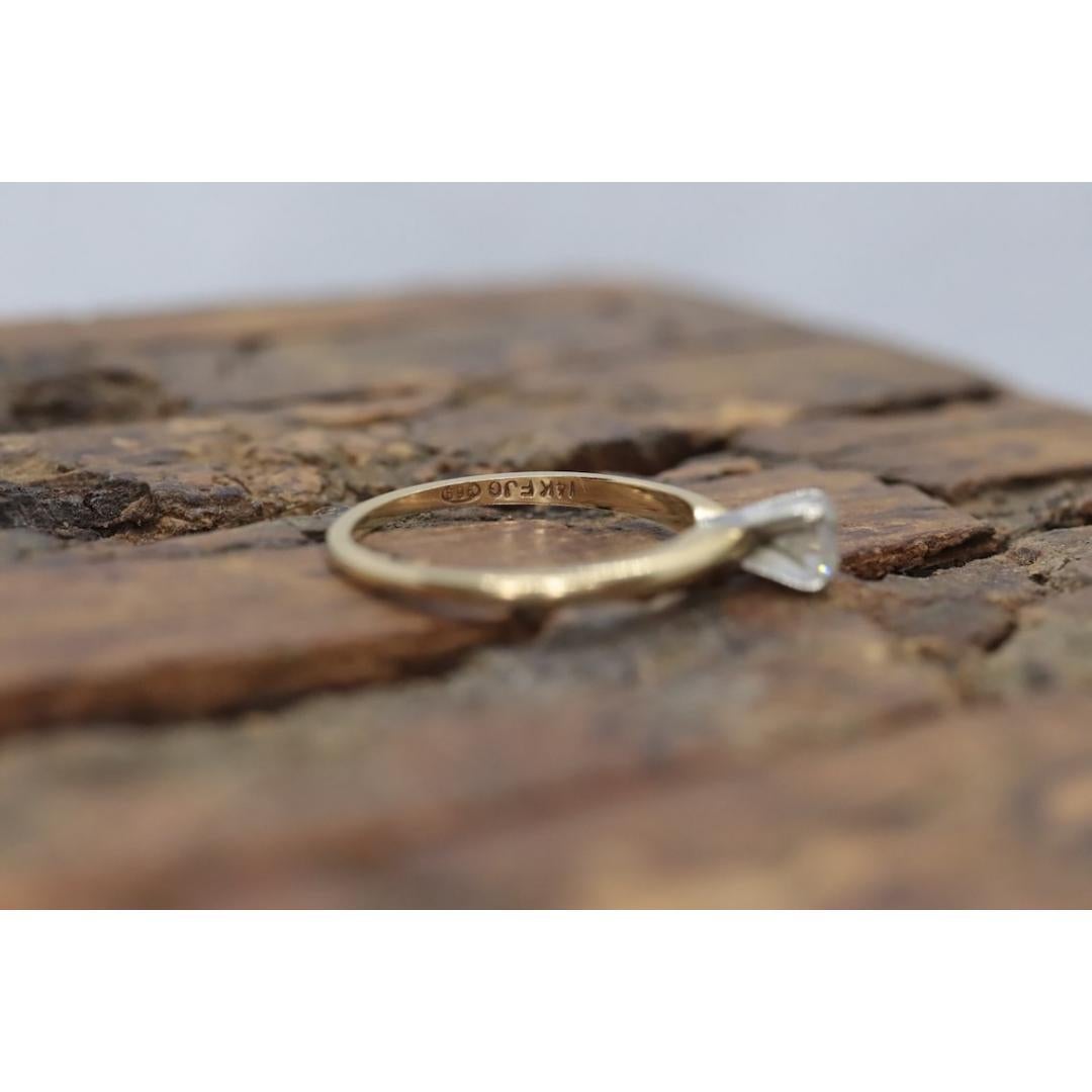 14k Round Diamond Solitaire Ring . Petite 0.28ct Diamond Engagement Ring. In Good Condition For Sale In Port Charlotte, FL
