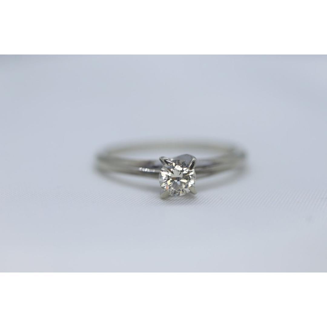 14k runder Diamant Solitär Ring . Kleiner 1/4 Karat Diamant-Verlobungsring. Weiß im Angebot 3