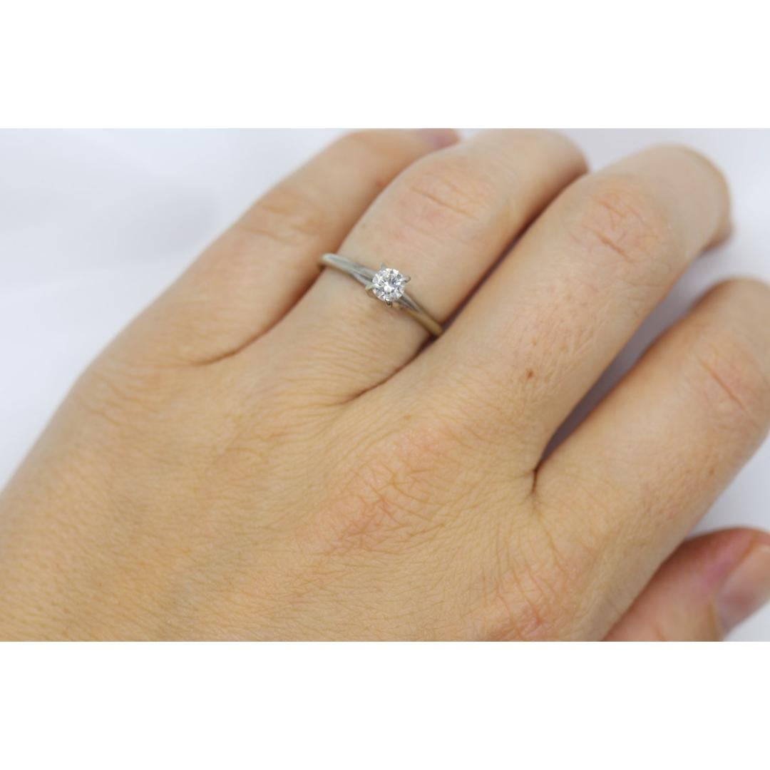 14k runder Diamant Solitär Ring . Kleiner 1/4 Karat Diamant-Verlobungsring. Weiß im Angebot 4