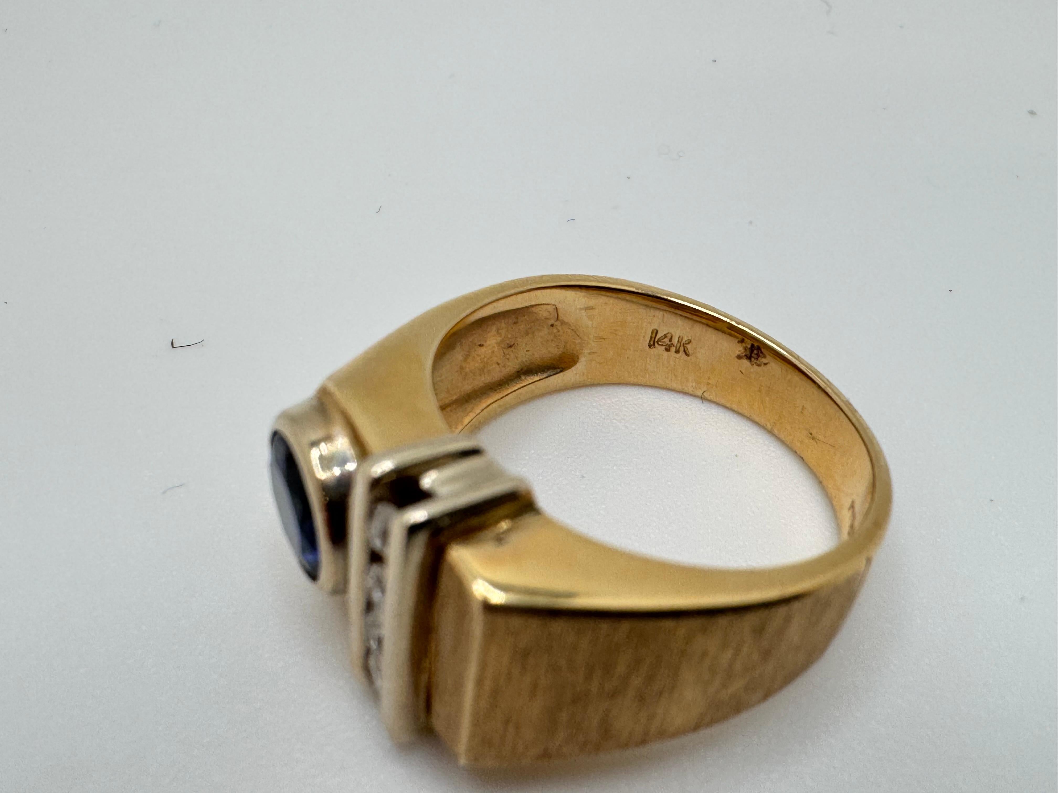 Art Déco Anello con zaffiro rotondo e 3 diamanti 14K in vendita