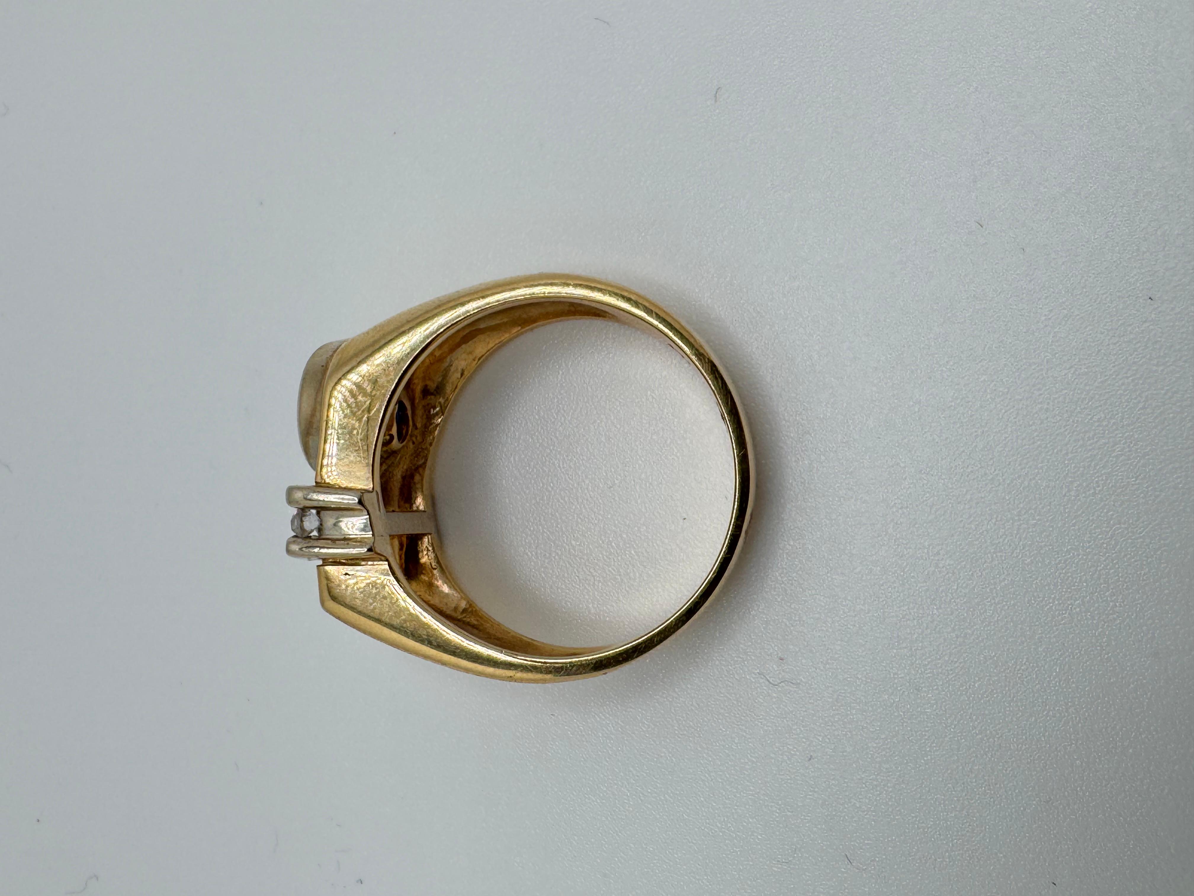 Anello con zaffiro rotondo e 3 diamanti 14K in vendita 2