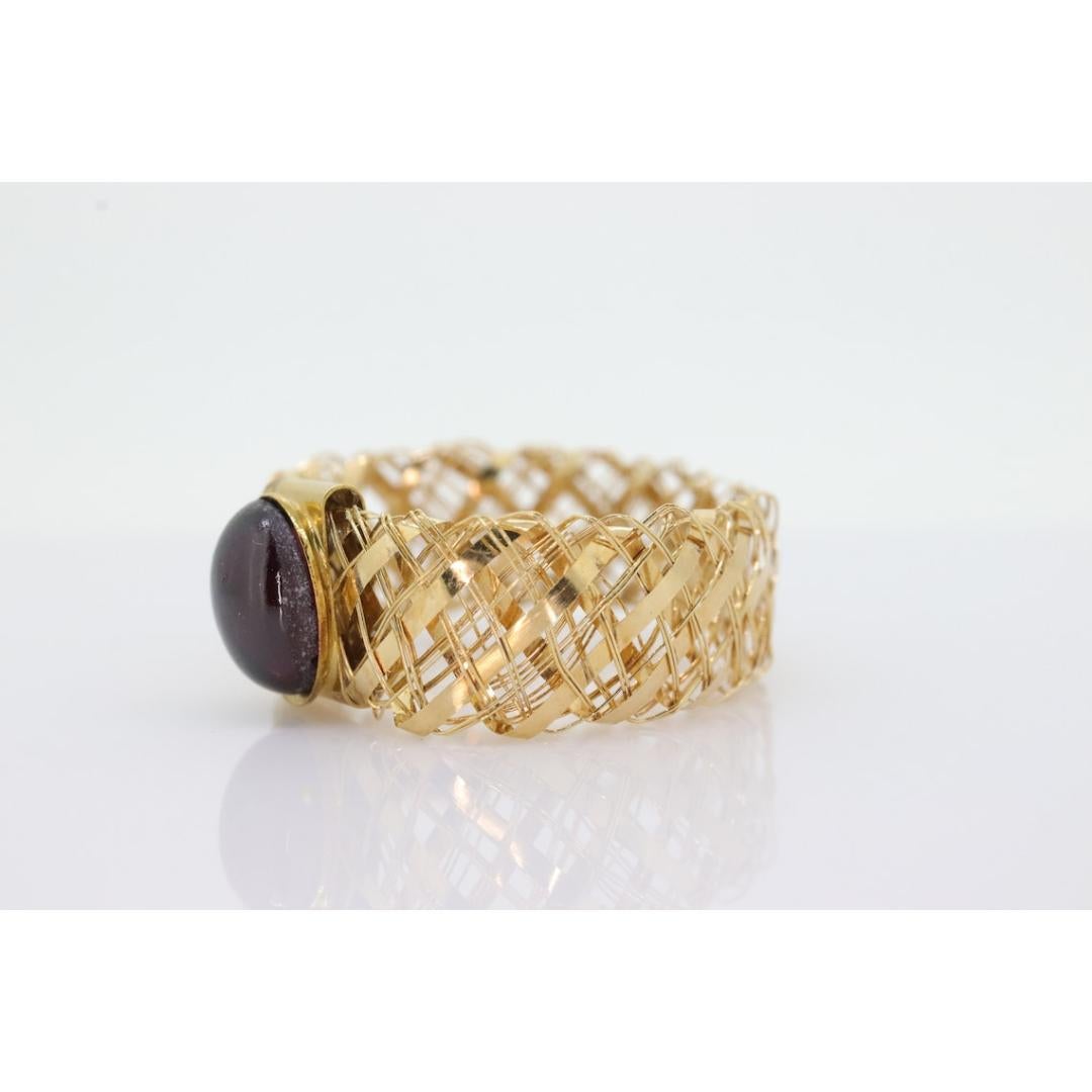 14k Rubellite Tourmaline Cabochon ring. 14 MESH ring band. In Good Condition For Sale In Port Charlotte, FL