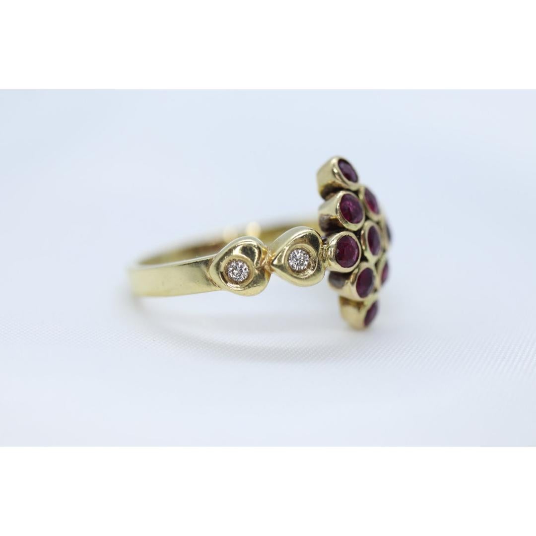 Bague en or jaune 14k avec rubis et diamants. Bague en or jaune 14k 585 sertie de diamants et de rubis en vente 2
